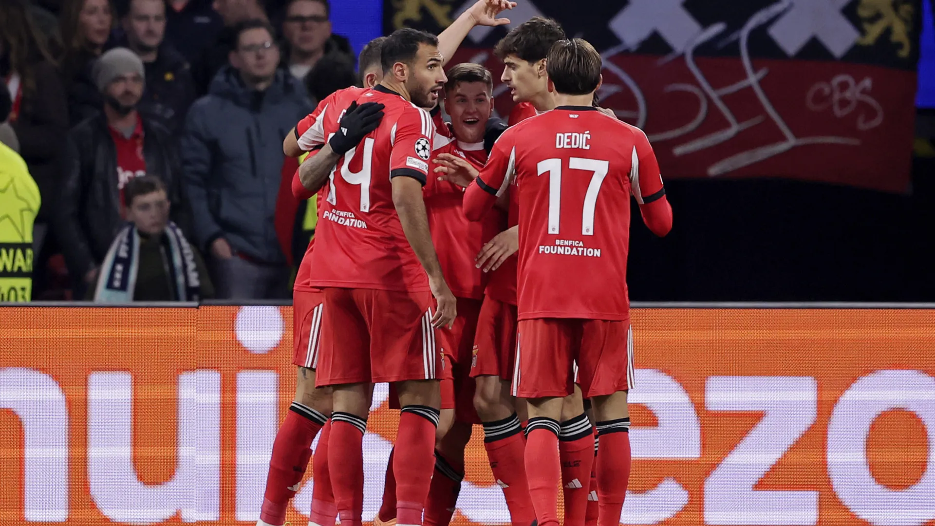 
                    EM DIRETO: Benfica joga em Amesterdão e Galatasaray recebe St. Gilloise
                