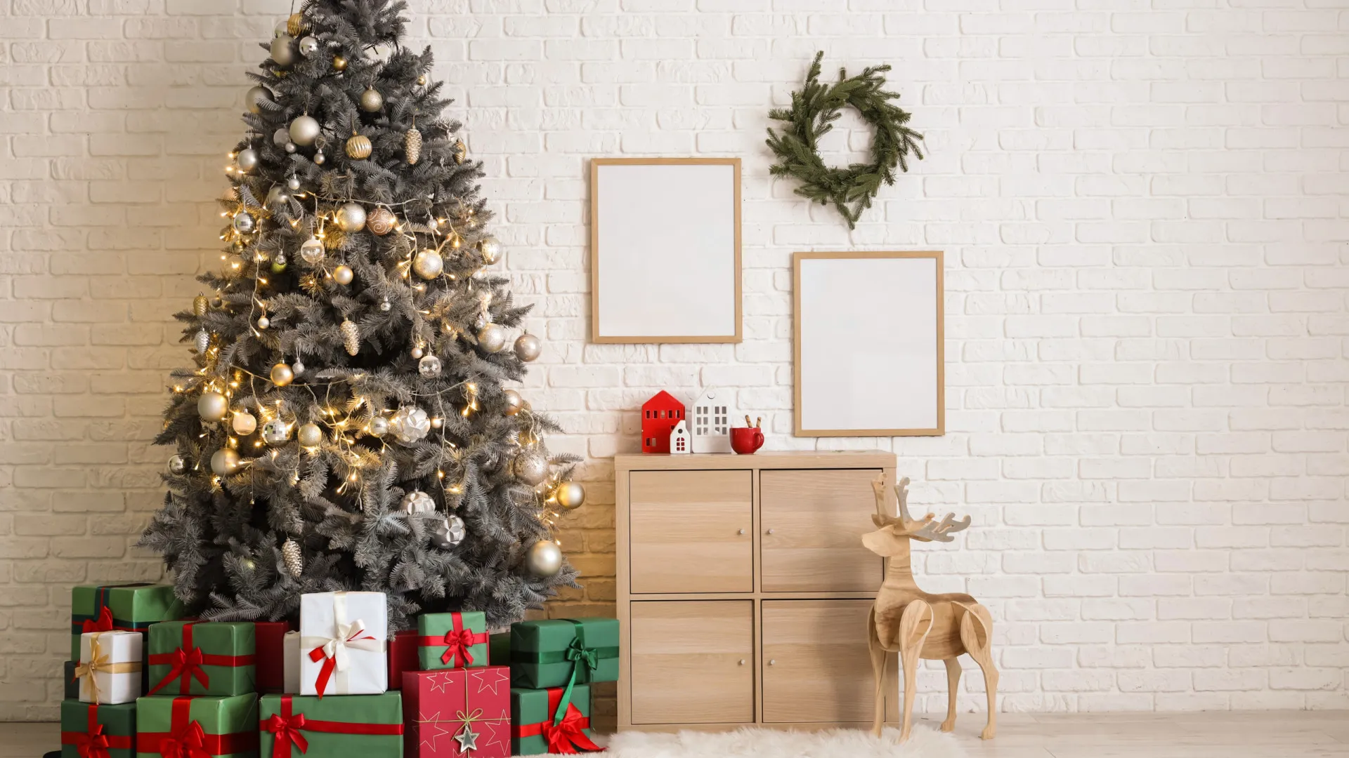 
                    Seis erros que comete quando enfeita a sua árvore de Natal 
                