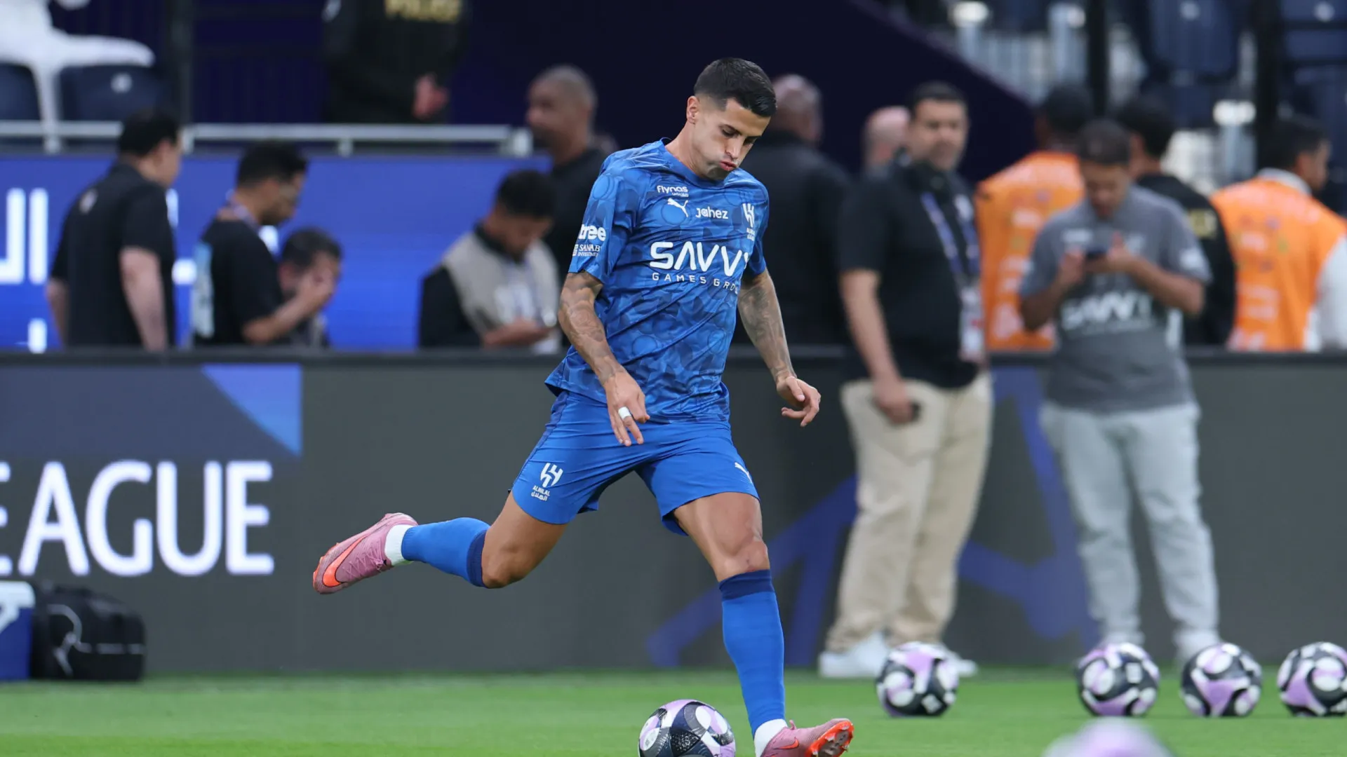 
                    João Cancelo perto de regressar a Itália pela porta do Inter
                
