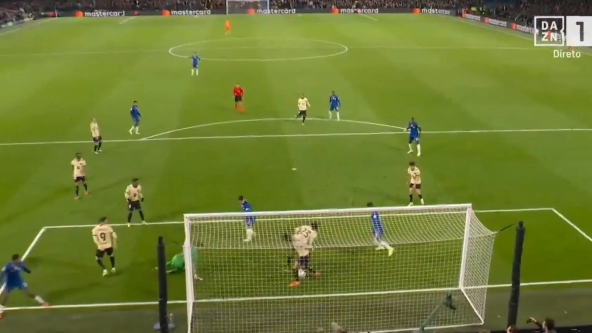 
                    Golaço de Pedro Neto ao Barcelona substituído por…  autogolo insólito
                