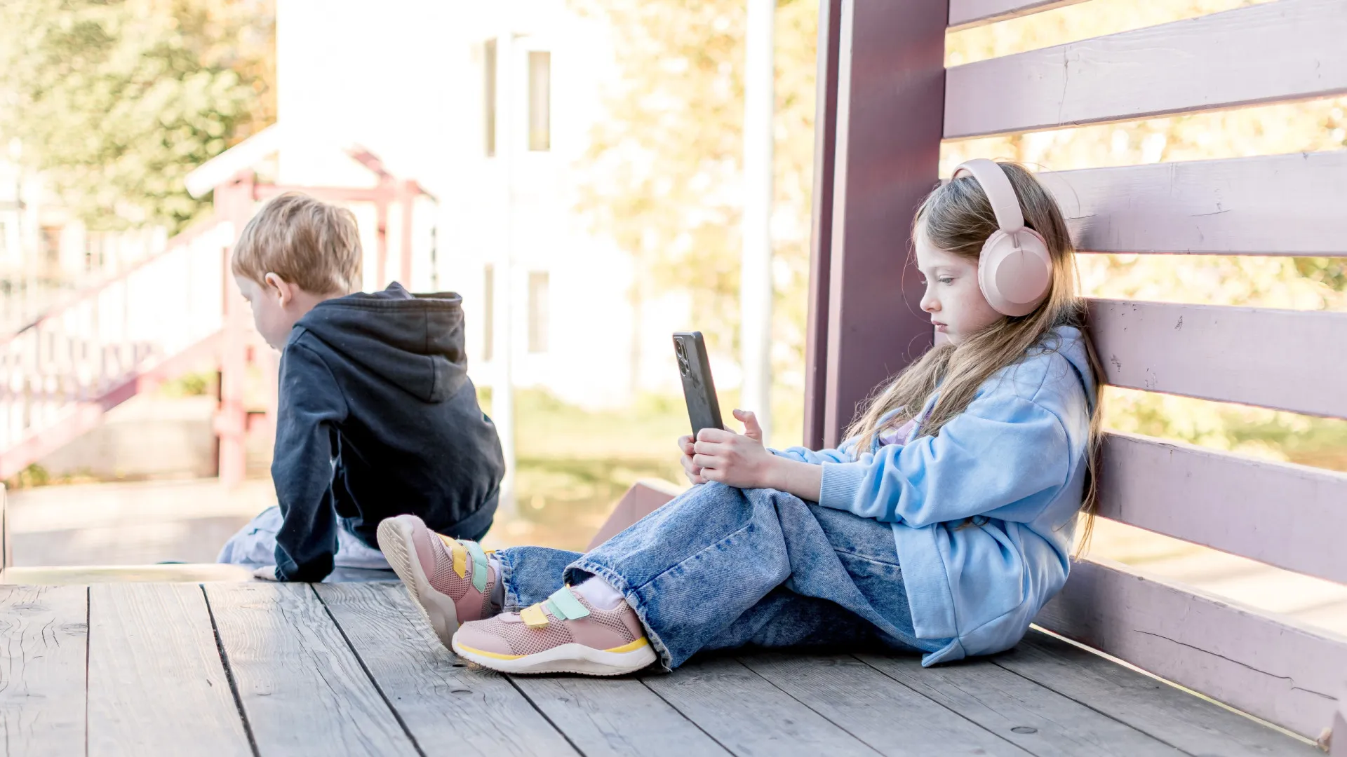 
                    Austrália firme na proibição de redes sociais a menores de 16 anos
                