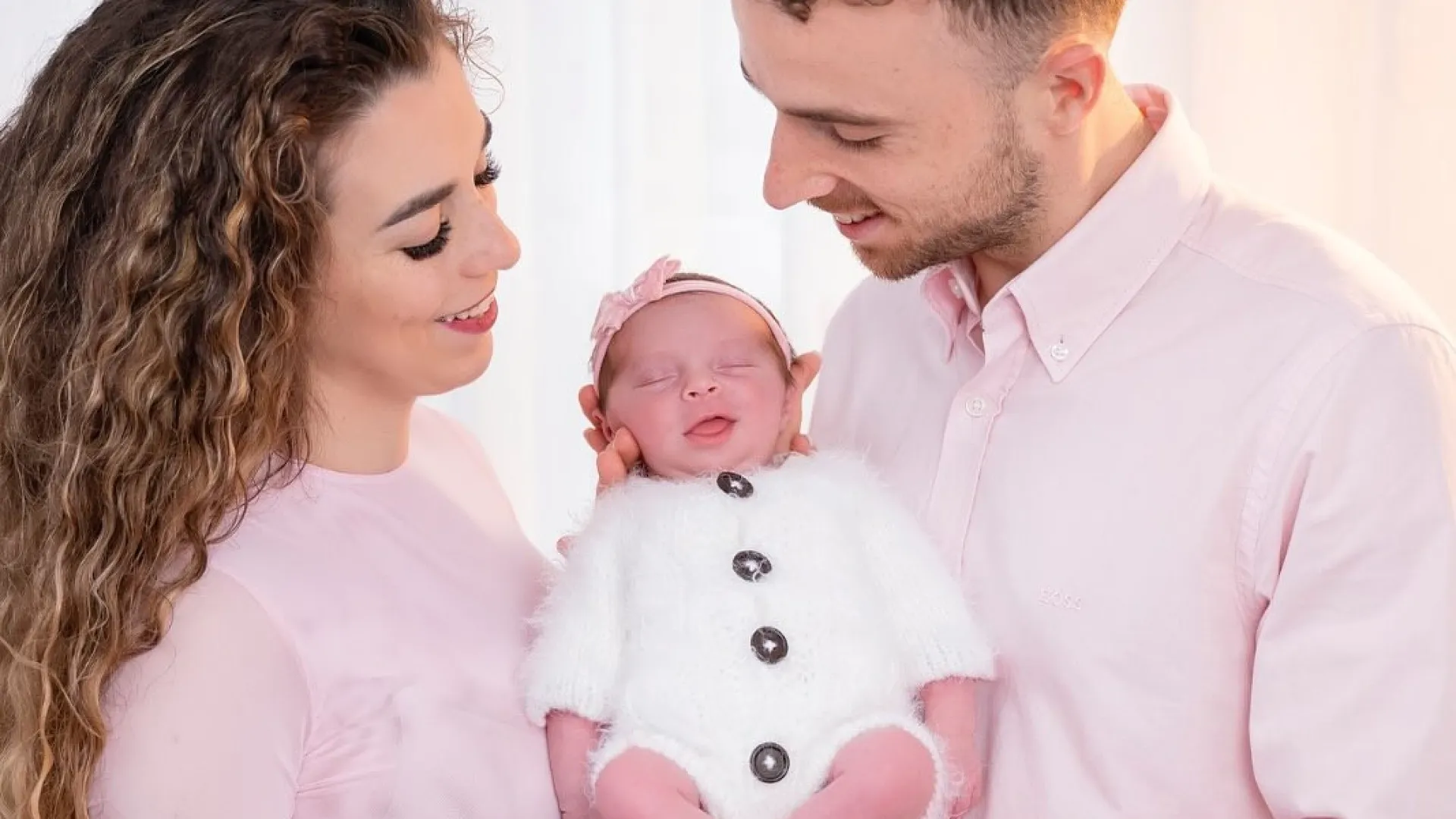 
                    Viúva de Diogo Jota celebra primeiro aniversário da filha. 