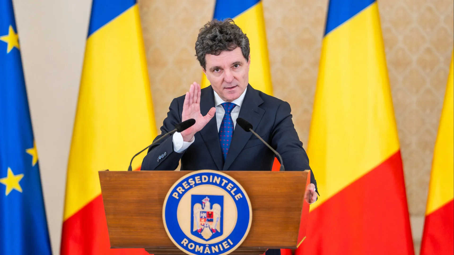 
                    Roménia aceita receber meios militares dos EUA para apoiar ataques
                