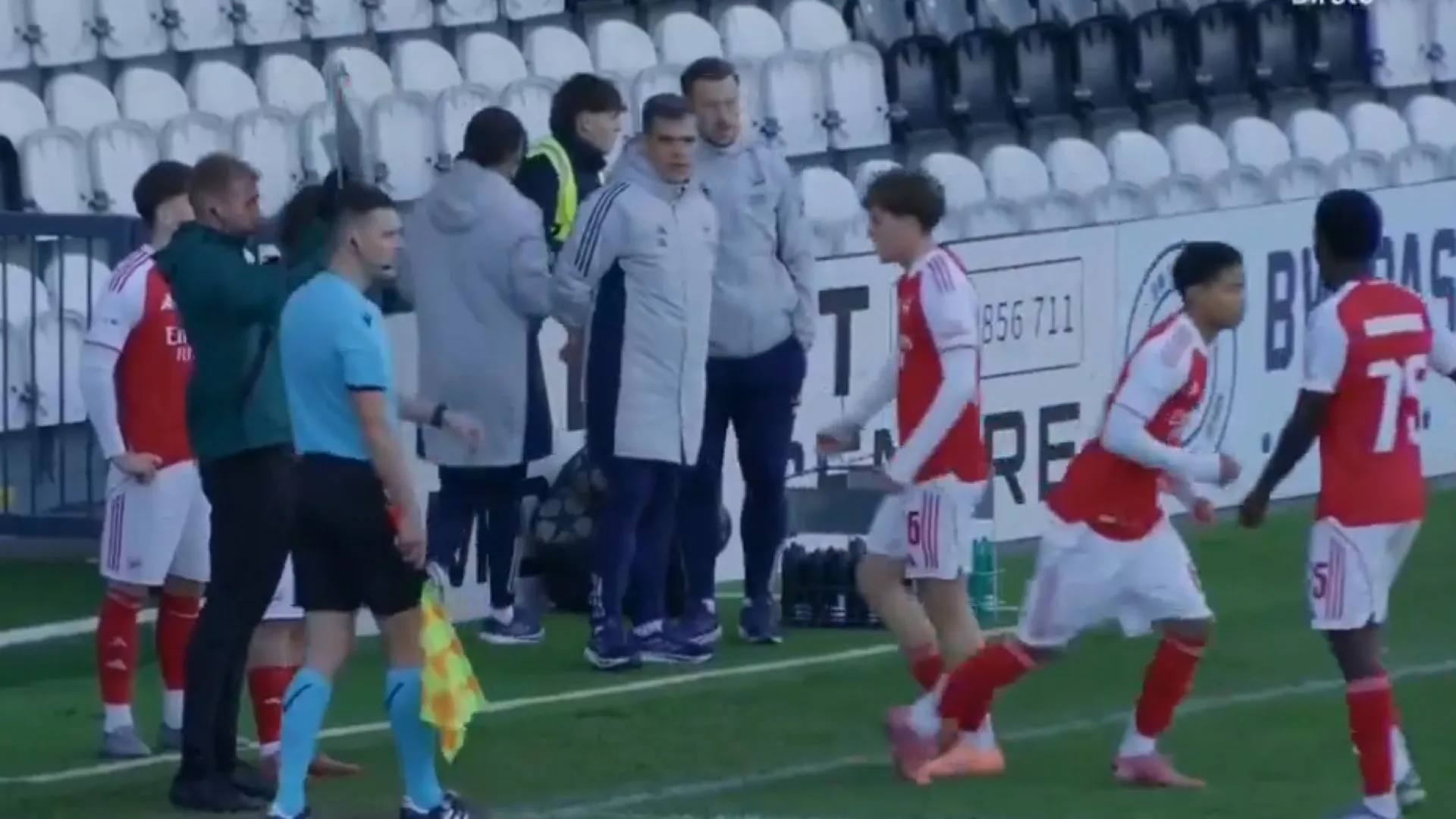 
                    Incrível. Jogador do Arsenal estreia-se na Youth League... com 13 anos
                