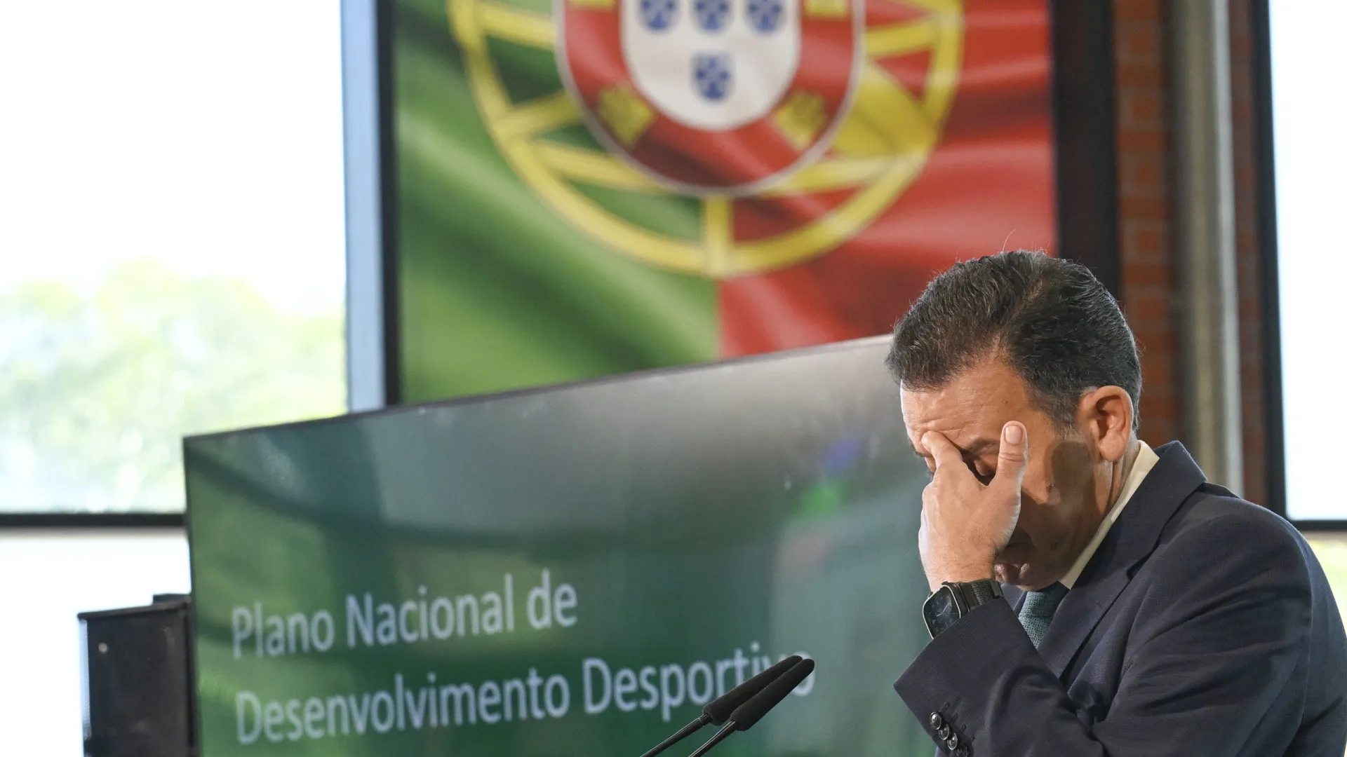 
                    Montenegro em campo e conversa com UGT foi 