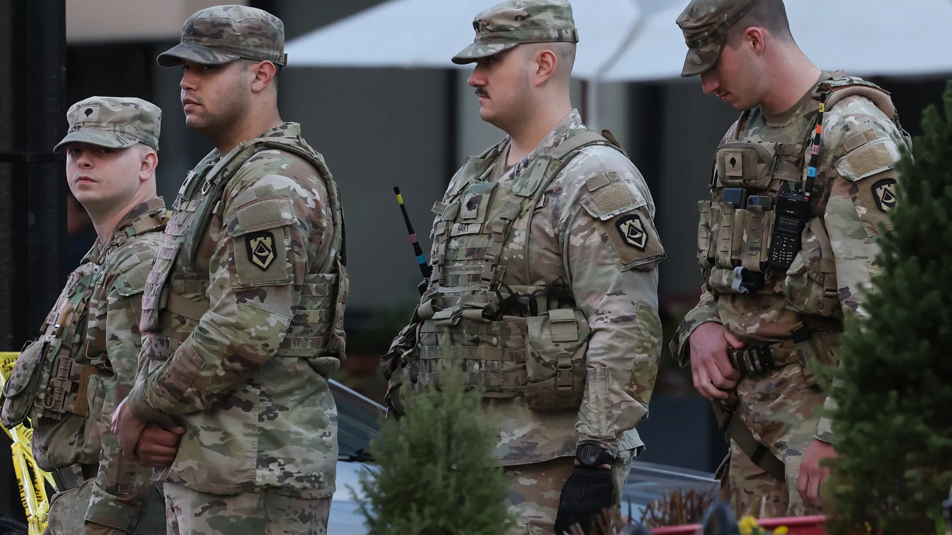 
                    Mais 500 guardas nacionais enviados para Washington DC após tiroteio
                