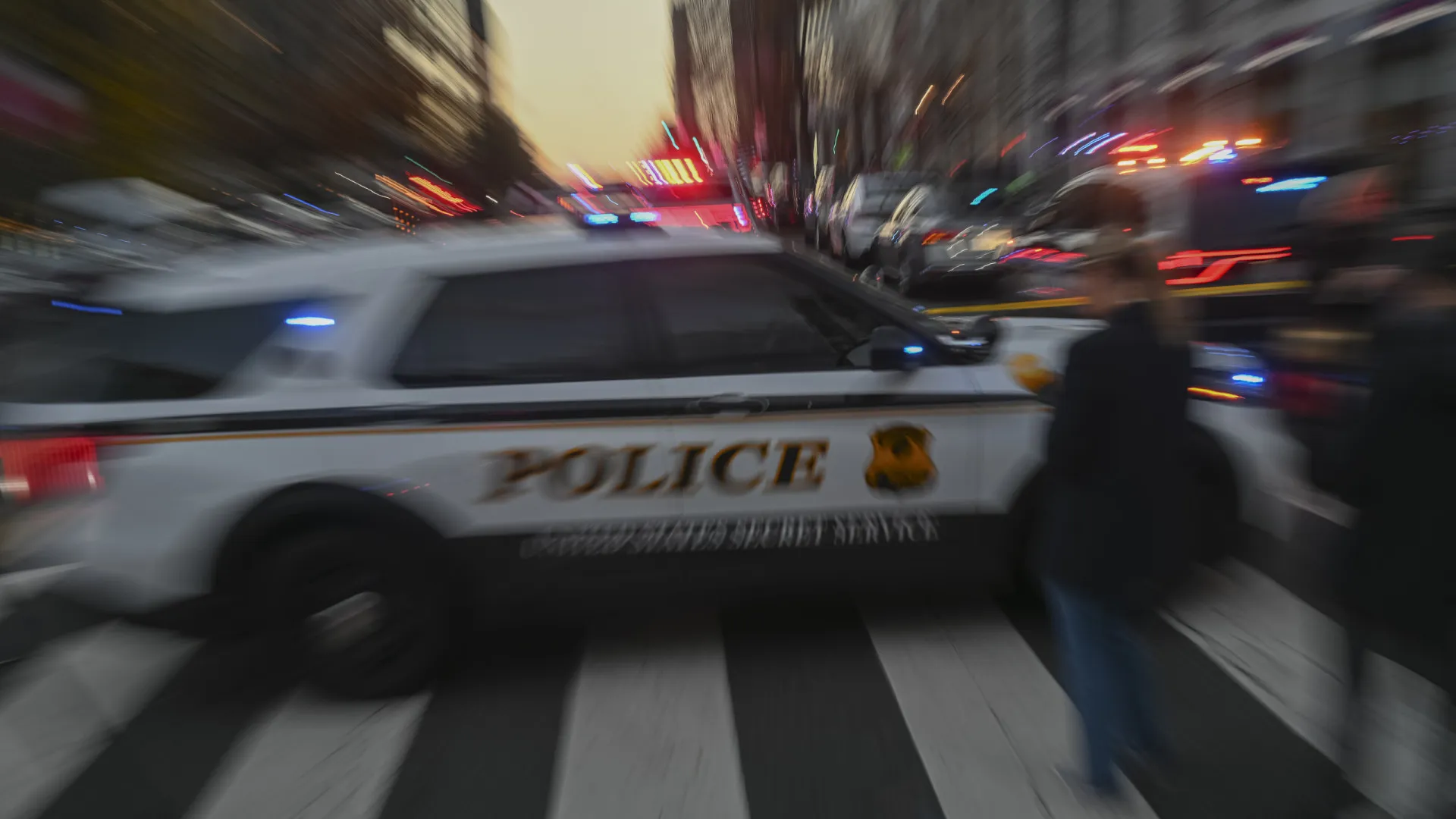 
                    Suspeito de atacar Guarda Nacional trabalhou com exército dos EUA
                