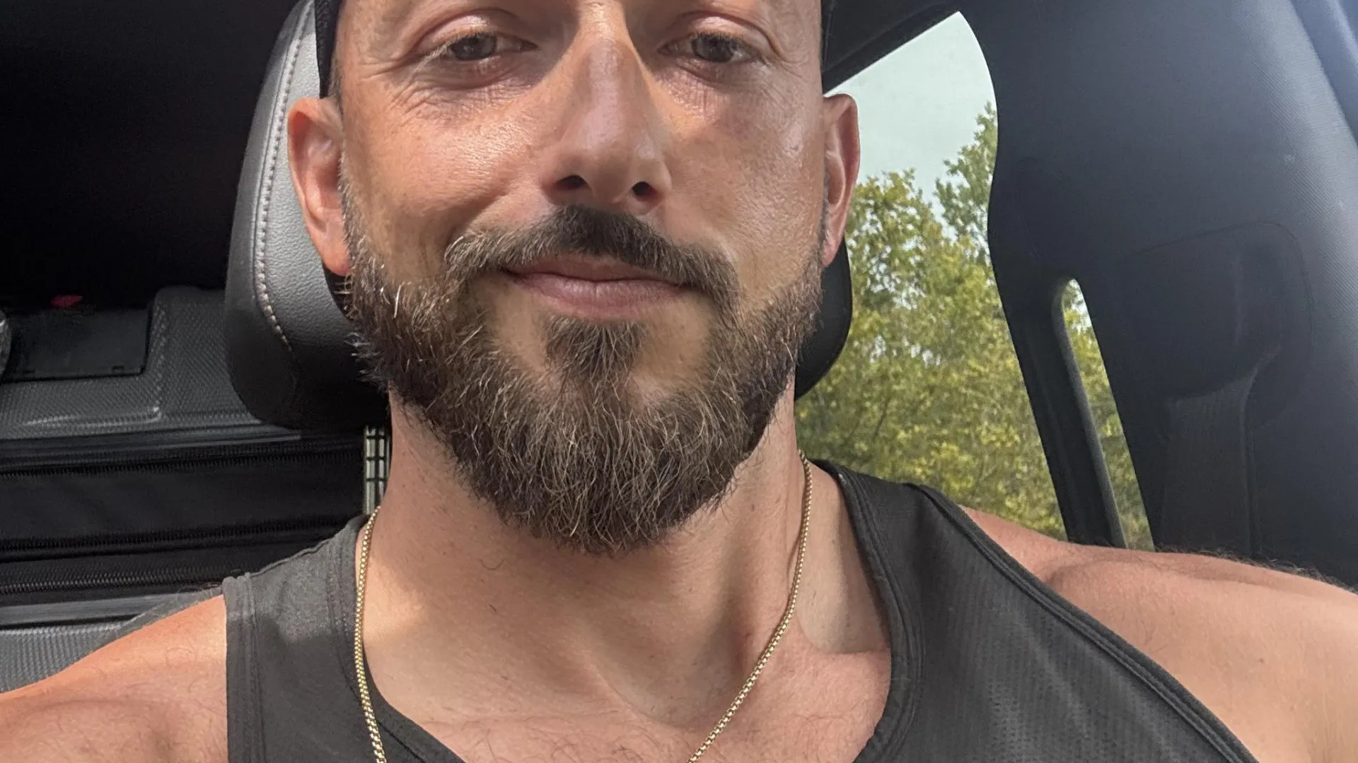 
                    Pai obriga filhos a subir montanha. Uma das crianças está em estado grave
                