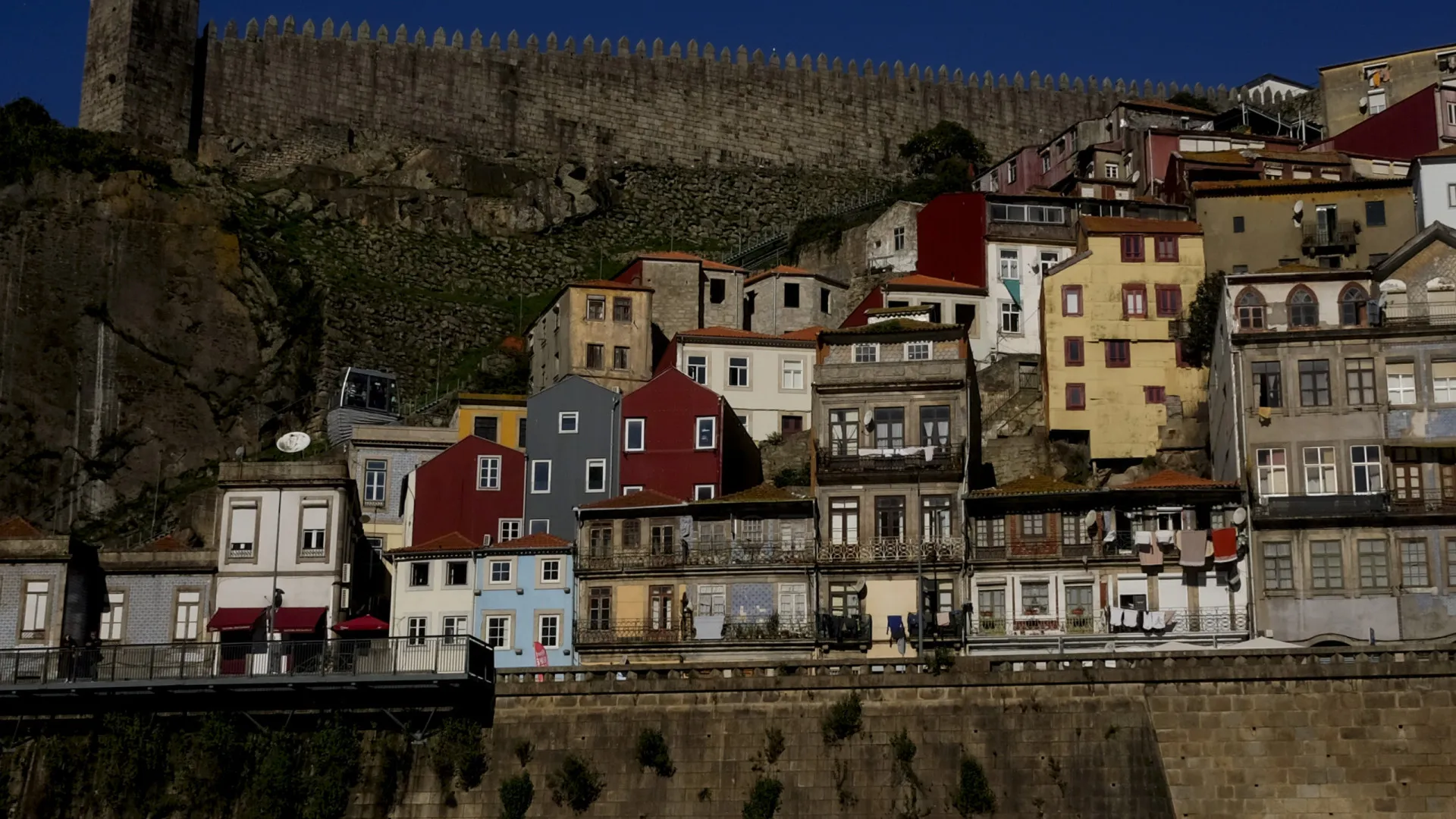 
                    AM do Porto aprova regresso à Associação Nacional de Municípios 
                