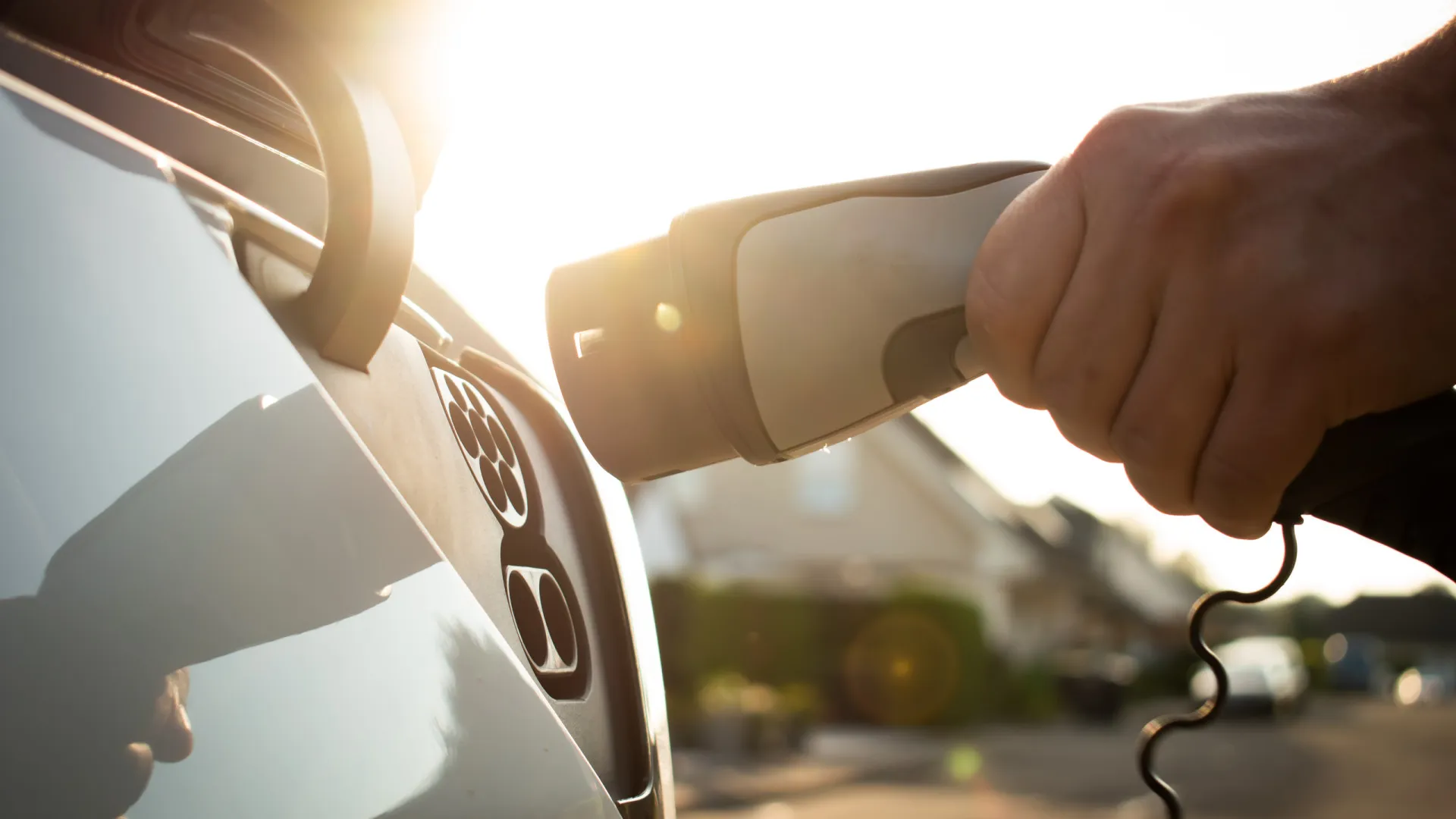 
                    Pouca autonomia? Esta start-up tem uma powerbank para carros elétricos
                