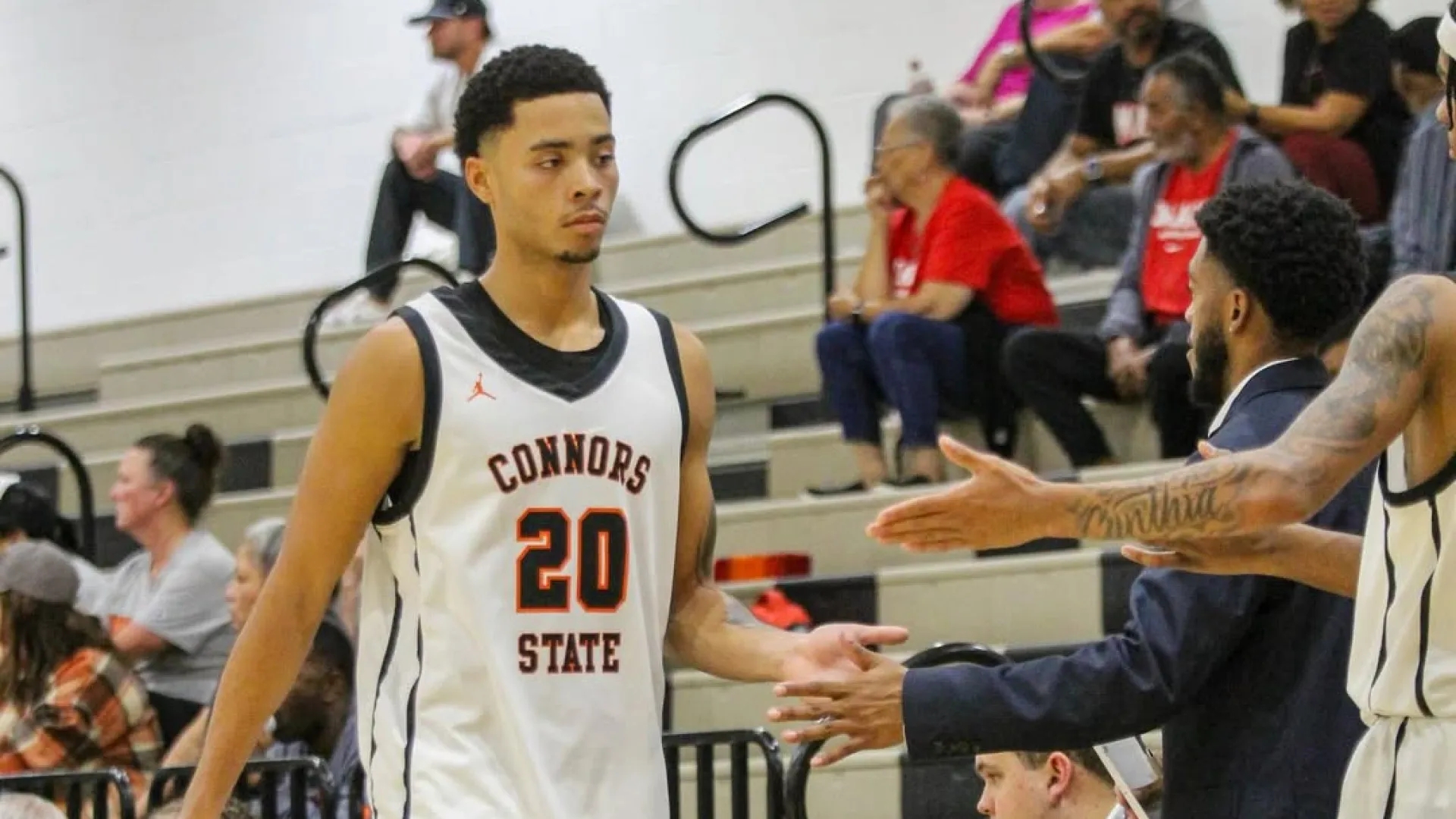 
                    Tragédia nos EUA. Jovem basquetebolista morre após jogo universitário
                