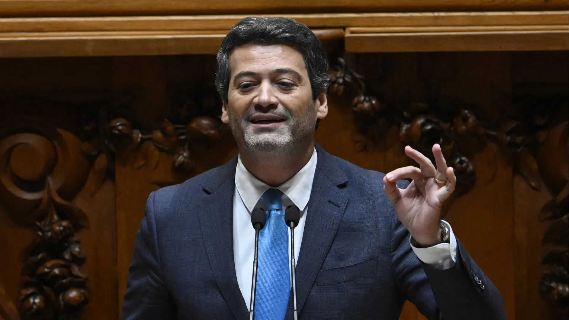 
                    Ventura quer referendos sobre regionalização e eutanásia
                