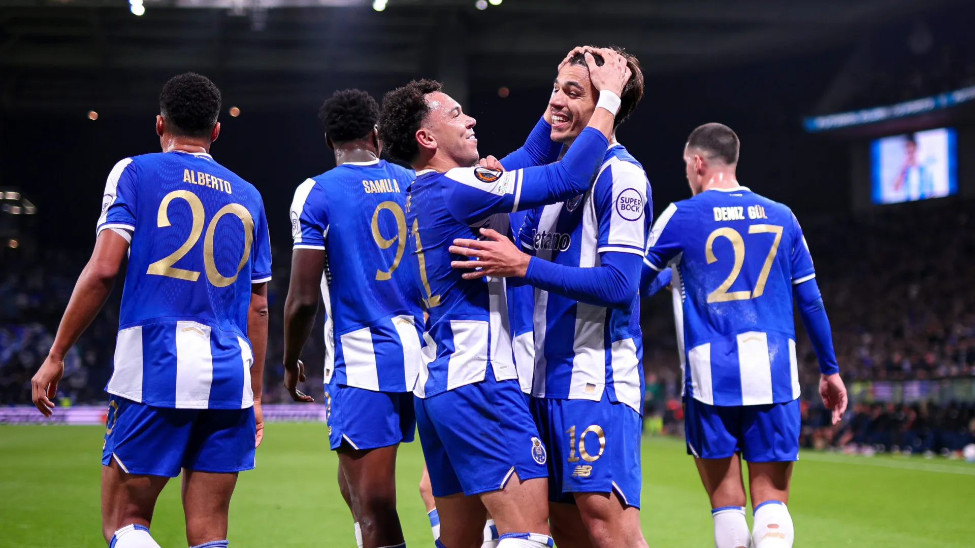 
                    FC Porto volta a sorrir na Liga Europa e salta para lugar privilegiado
                