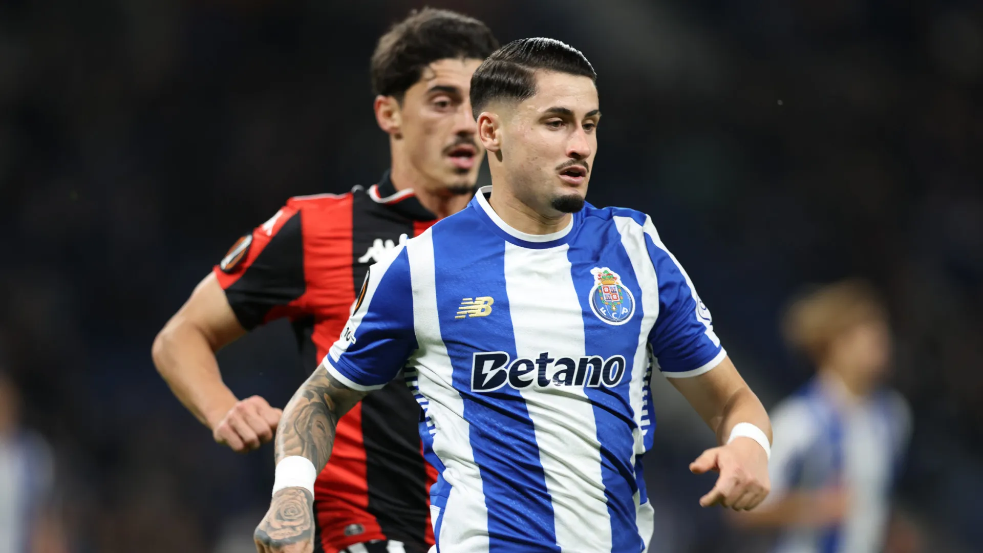 
                    Ex-Benfica coloca FC Porto longe de vencer a Liga Europa: 