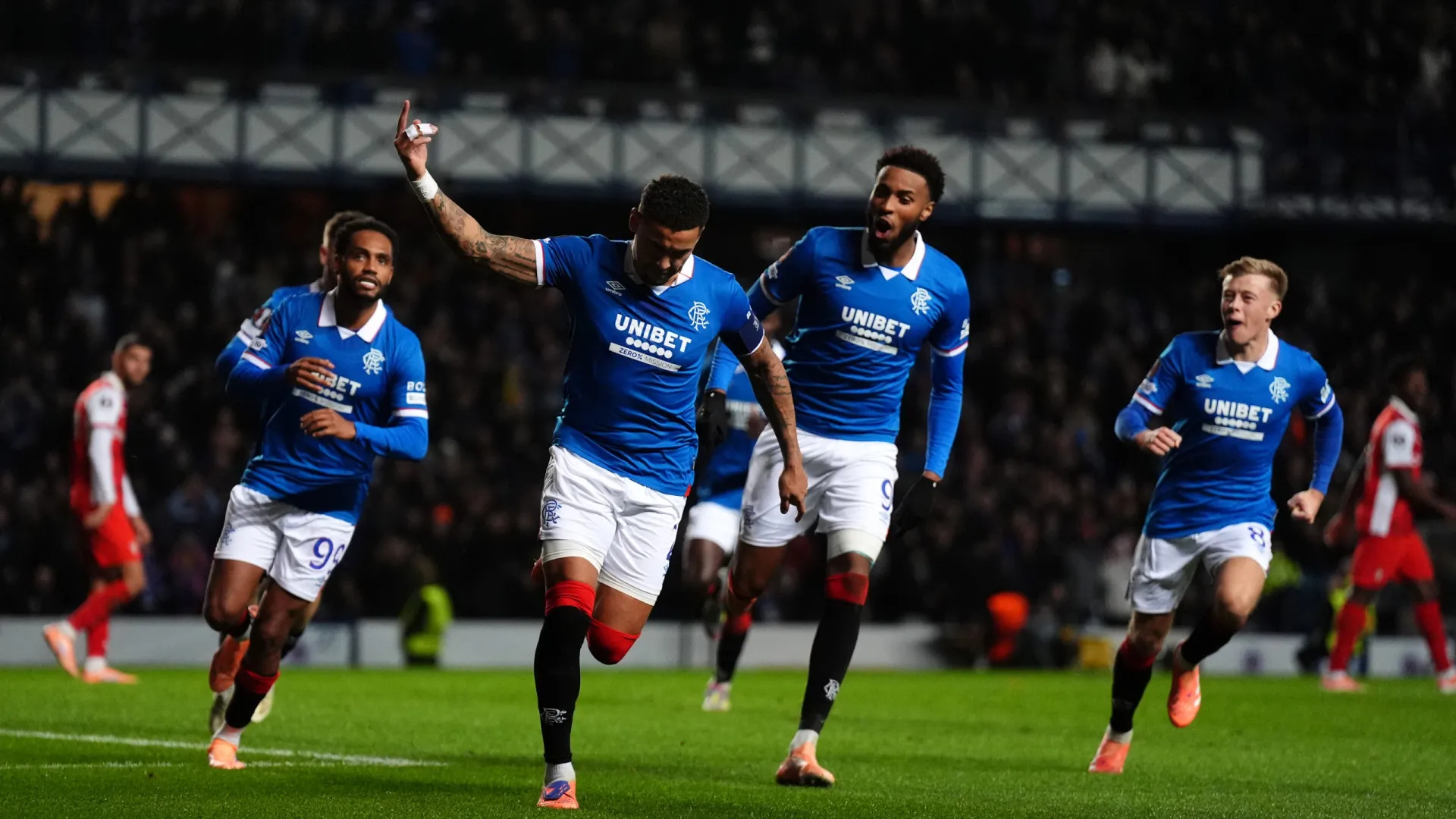 
                    EM DIRETO: FC Porto derrota o Nice e segue-se o Rangers-Sporting de Braga
                