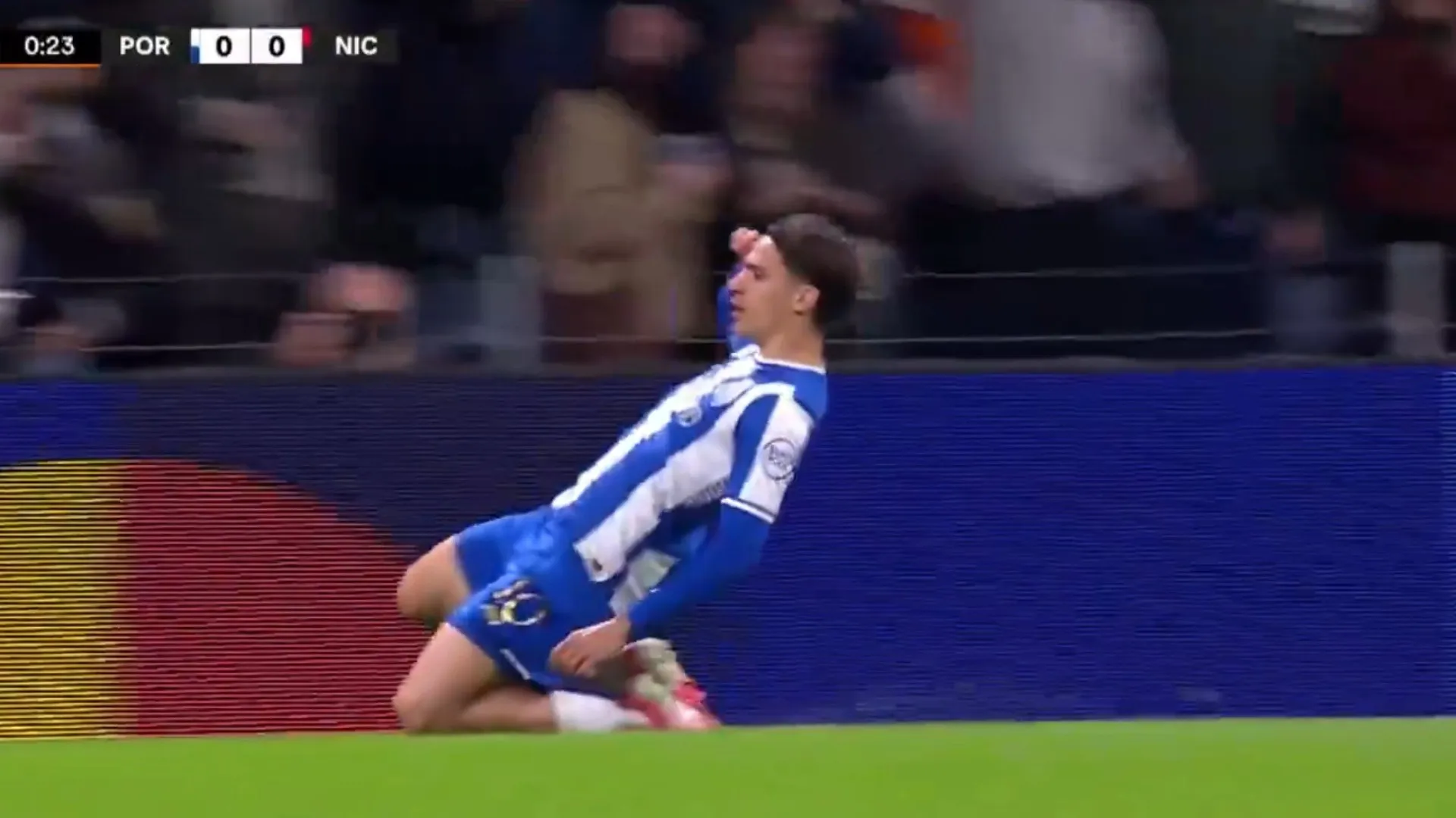 
                    Um, dois, três. FC Porto voltou a ser mandão na Europa com estes golos
                