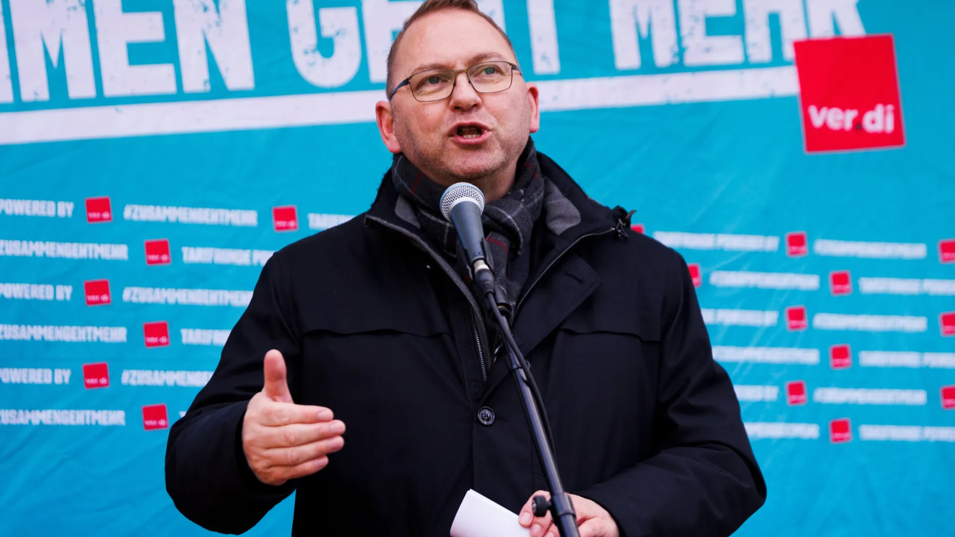 
                    Sindicato alemão exorta empresas a não dialogarem com partido de extrema-direita
                