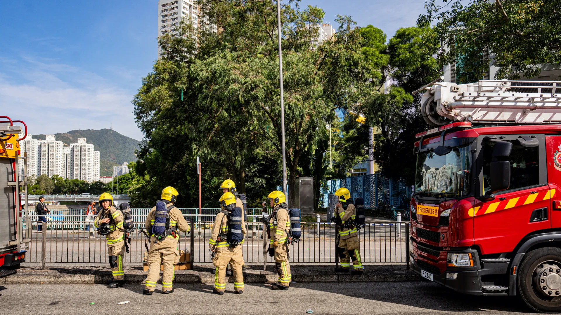 
                    Um morto e oito feridos em novo incêndio em habitação social em Hong Kong
                