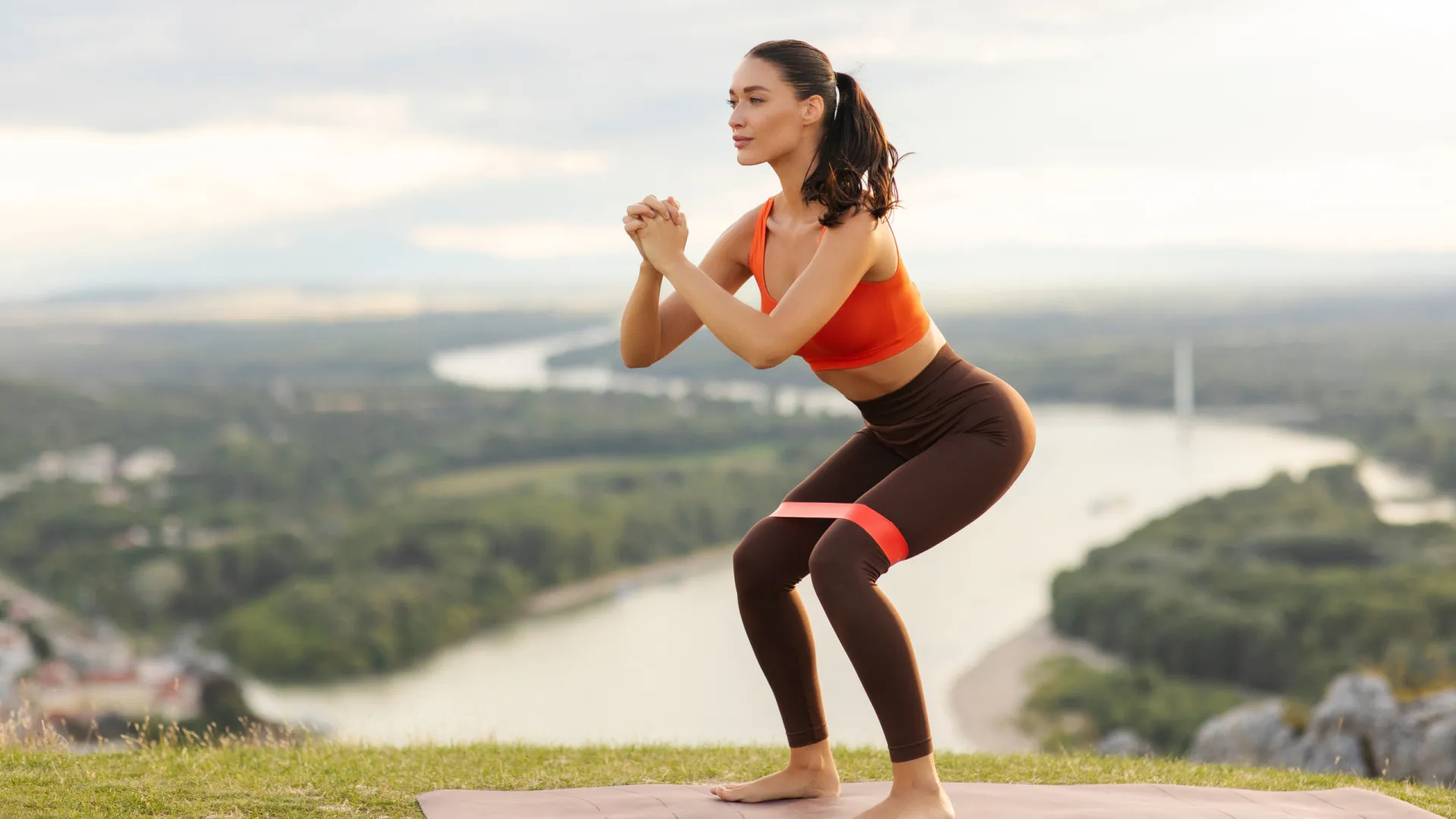 
                    Aproveite o sol! Eis os benefícios de treinar ao ar livre
                