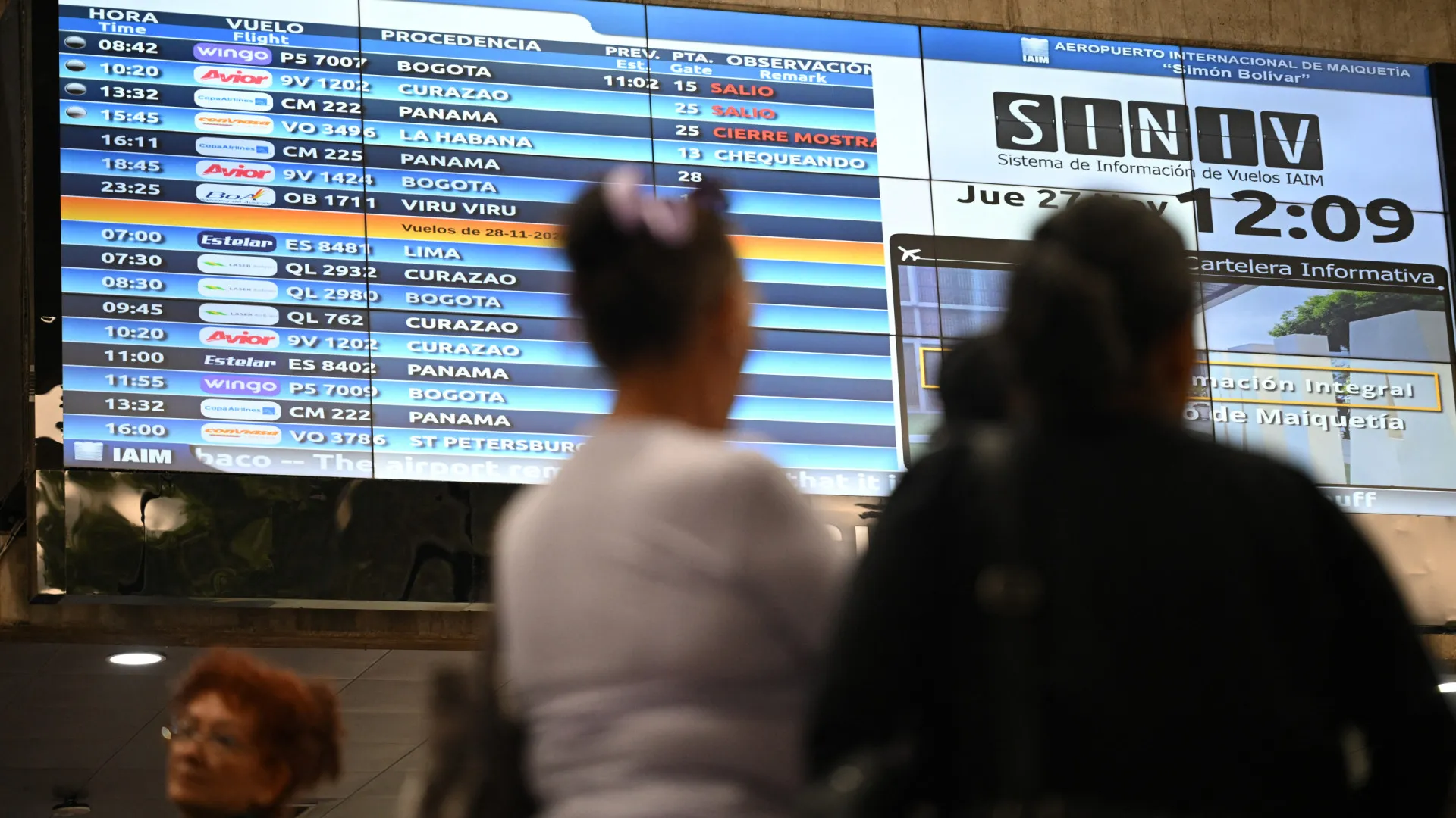 
                    Após revogação de voos, Ana e Claudia querem fugir da Venezuela 