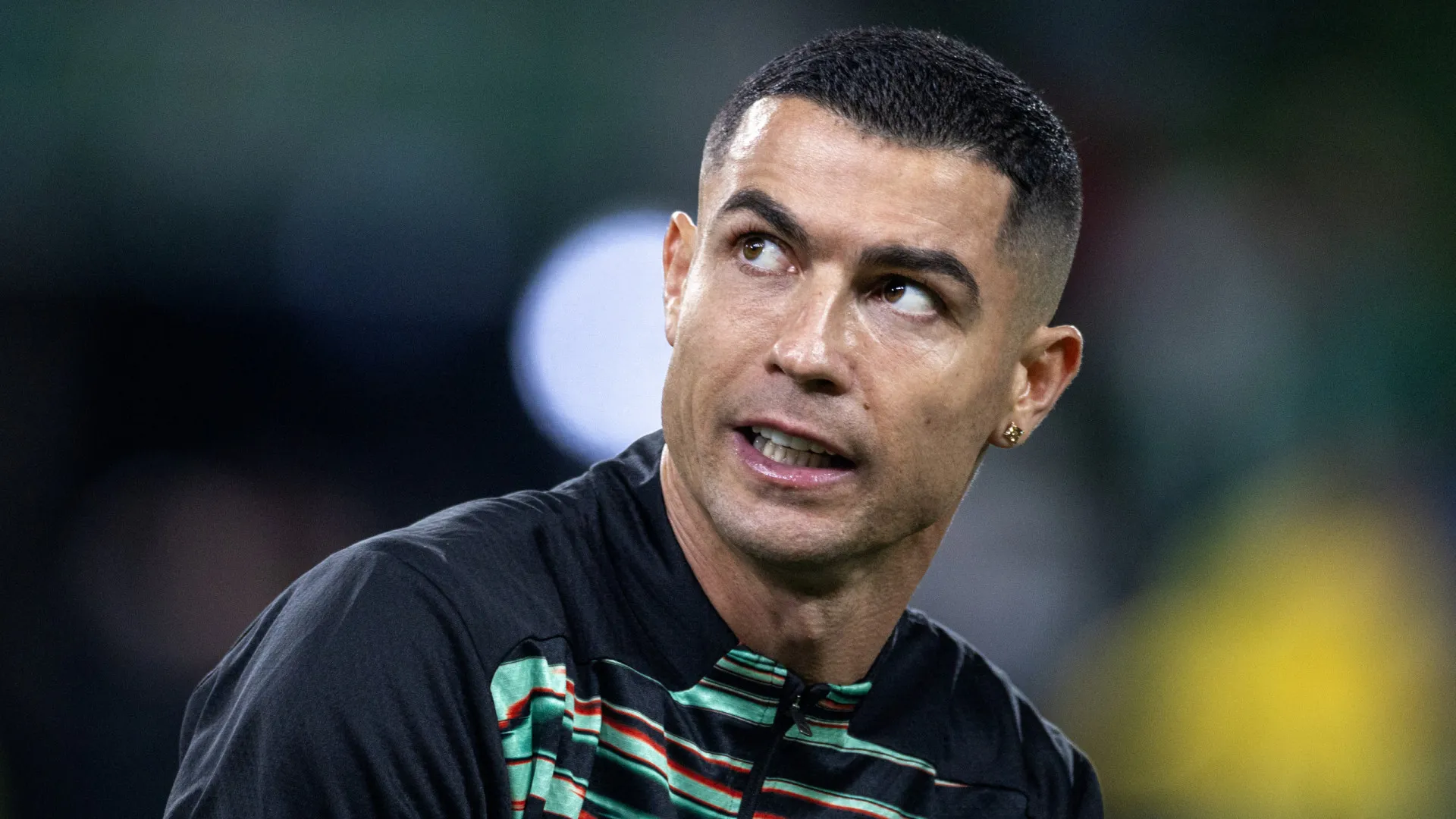 "Cristiano Ronaldo queria pôr-me cabelo. Pedi-lhe um milhão de euros"