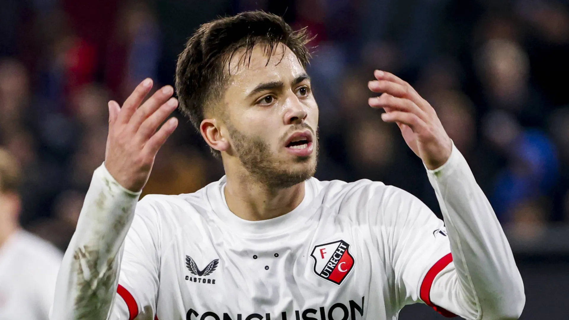 
                    O rumor da semana: Irá El Karouani ser reforço de Benfica ou FC Porto?
                