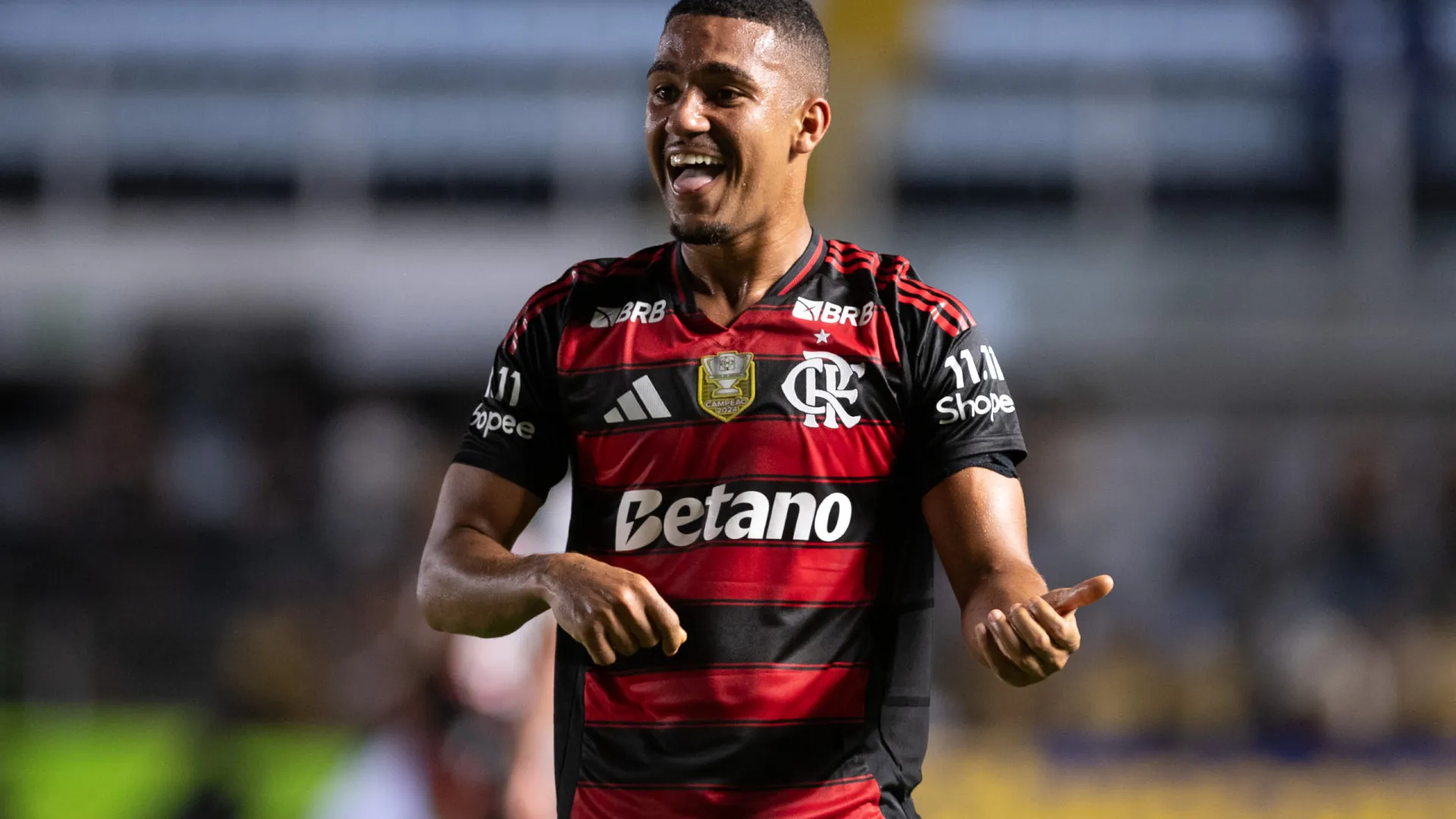 
                    Samuel Lino e Carlos Vinícius na lista de Mourinho para reforçar Benfica
                