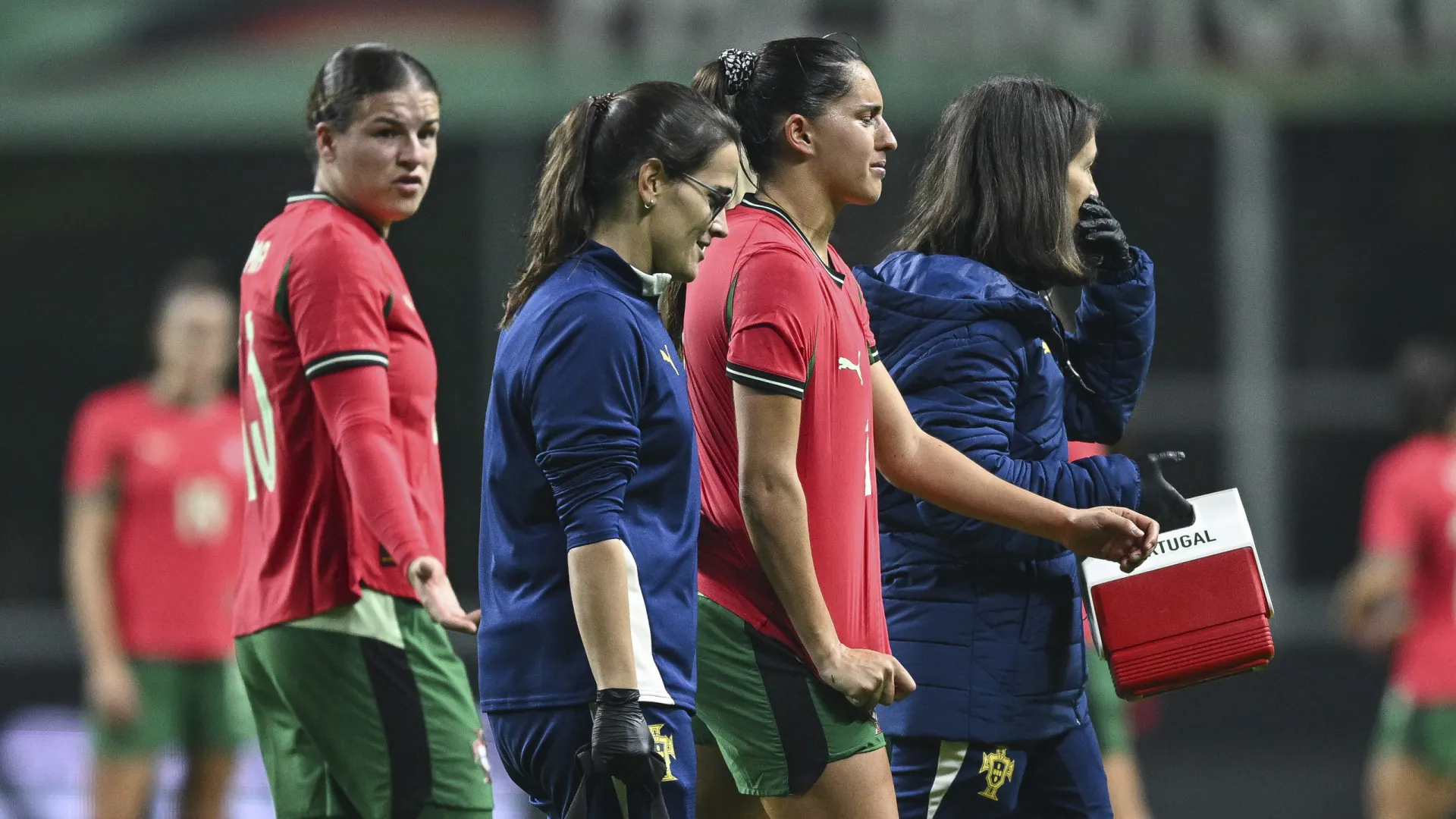 
                    Kika Nazareth dispensada do estágio da seleção feminina por lesão
                