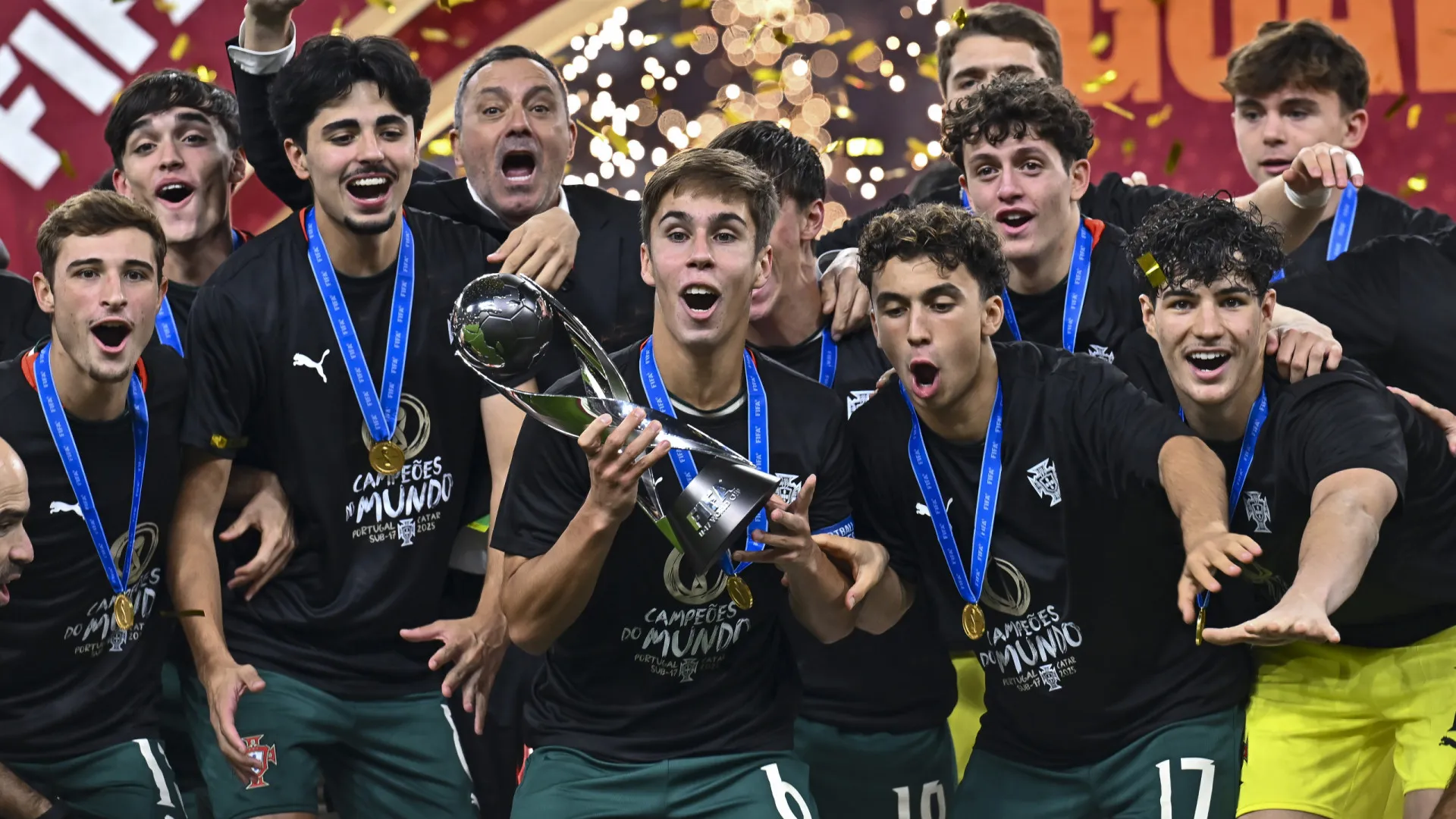 
                    EM DIRETO: Campões mundiais sub-17 voltam a Portugal (com visita a Belém)
                