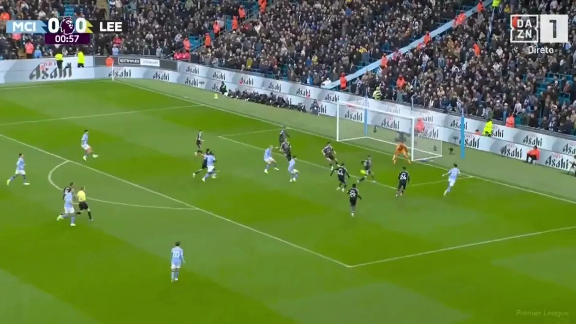 
                    Matheus Nunes precisou de um minuto para oferecer golo a Foden
                