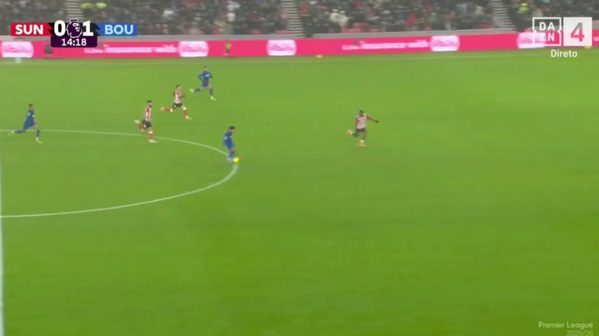 
                    Monumental. Da Premier League chega-nos um golo que vai correr mundo
                