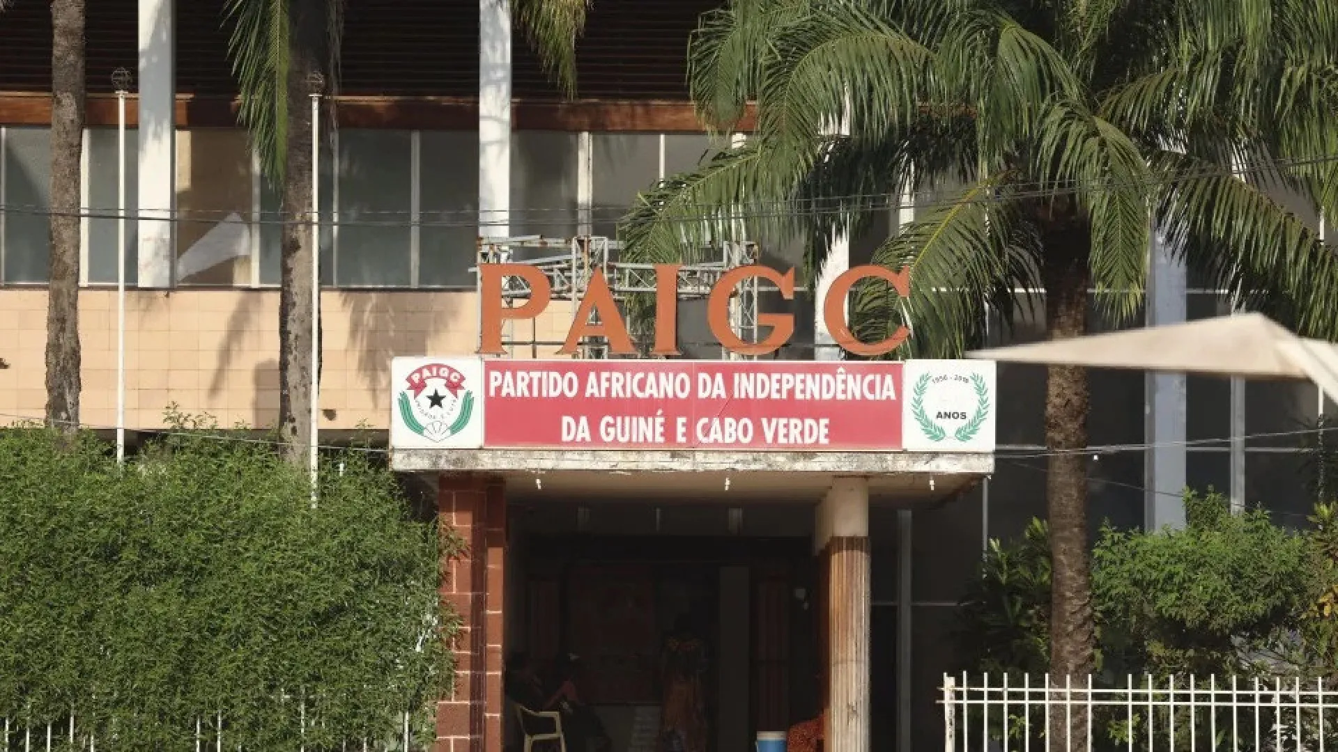 
                    PAIGC exige restituição da sede nacional após 