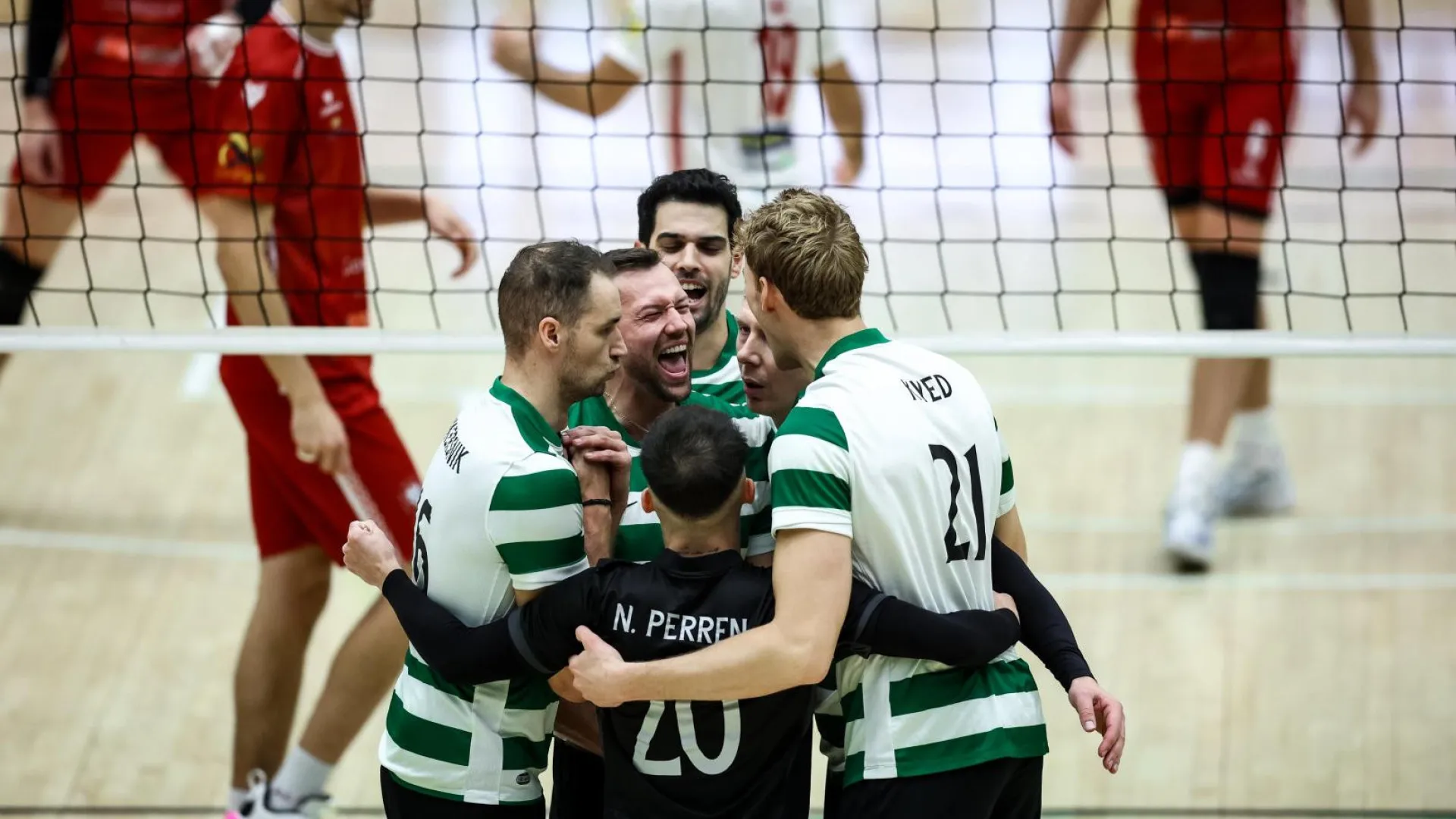
                    Sporting e Benfica evitam surpresas no campeonato nacional de voleibol
                