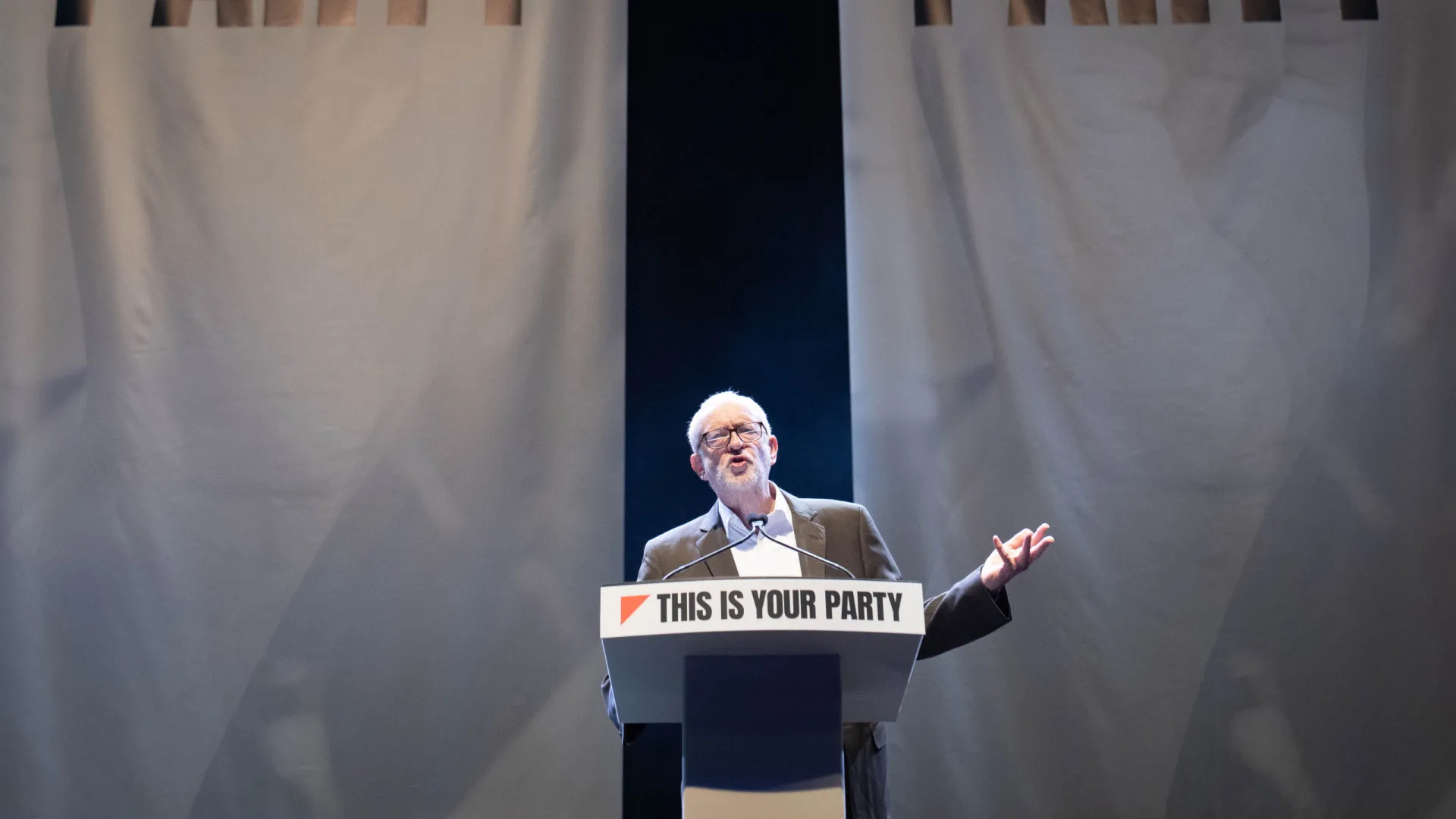 
                    Reino Unido. Corbyn quer construir 