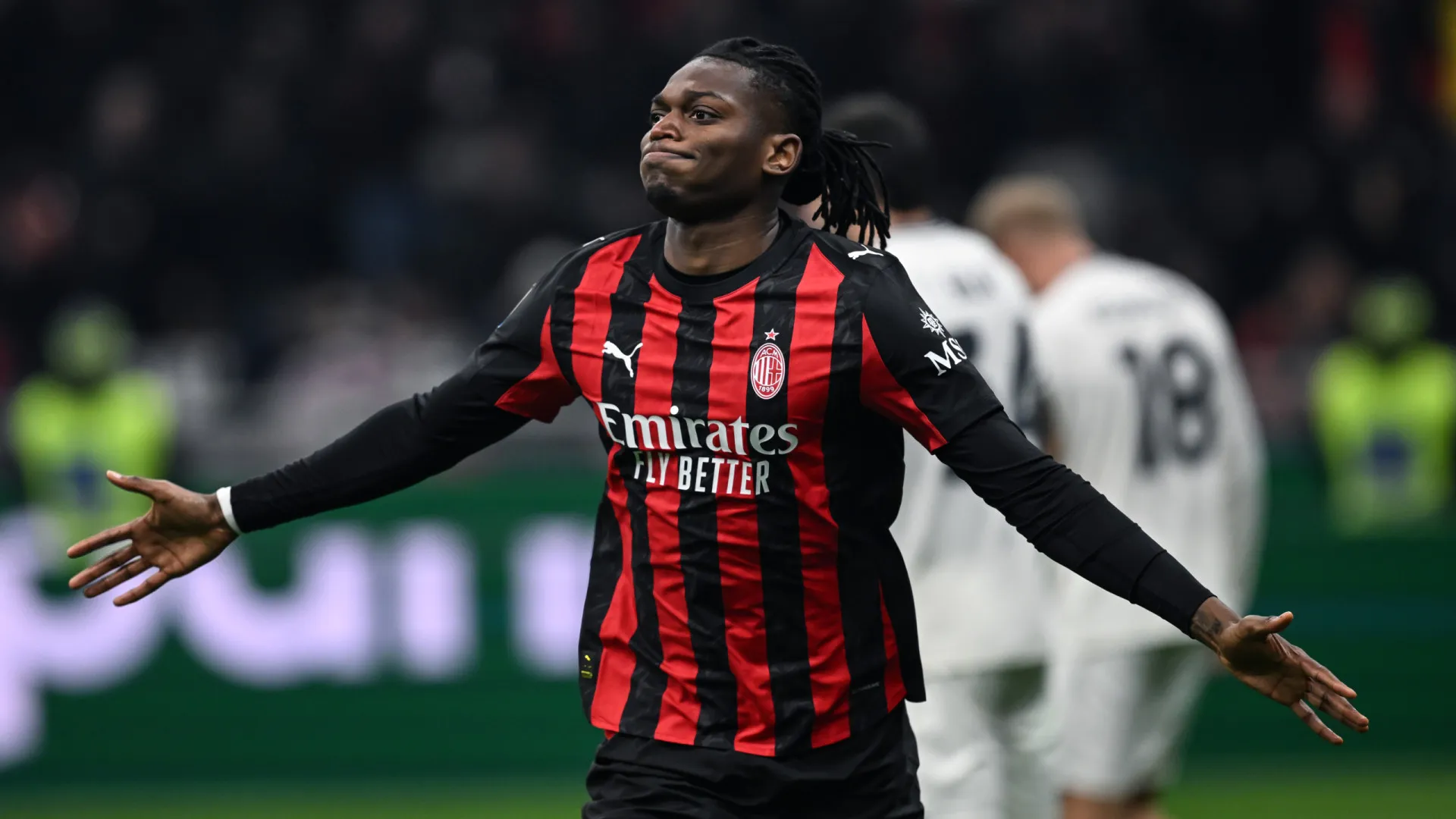 AC Milan descarta lesão de Rafael Leão e 'passa a bola' a Portugal