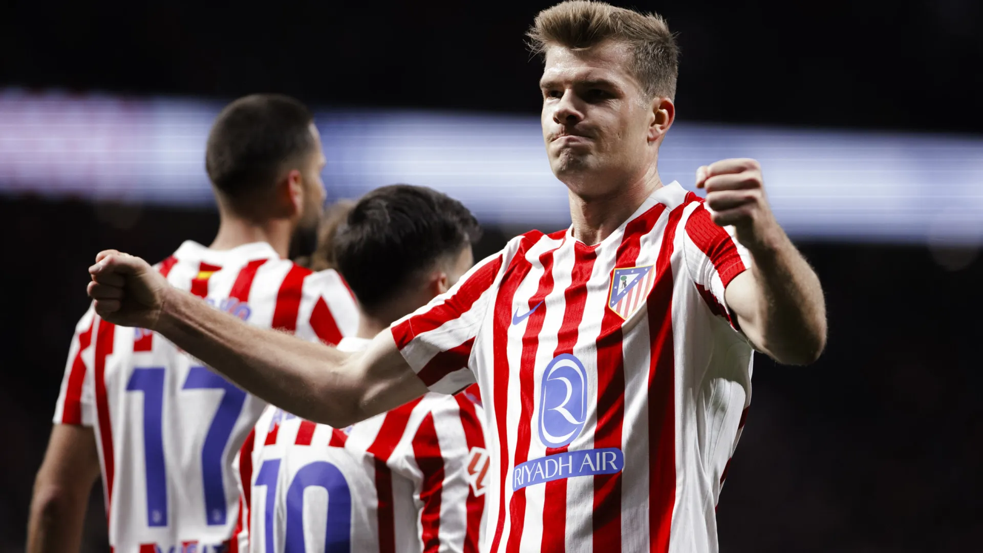 
                    Atlético vence com 'bis' de Sorloth e mantém perseguição ao Barcelona
                