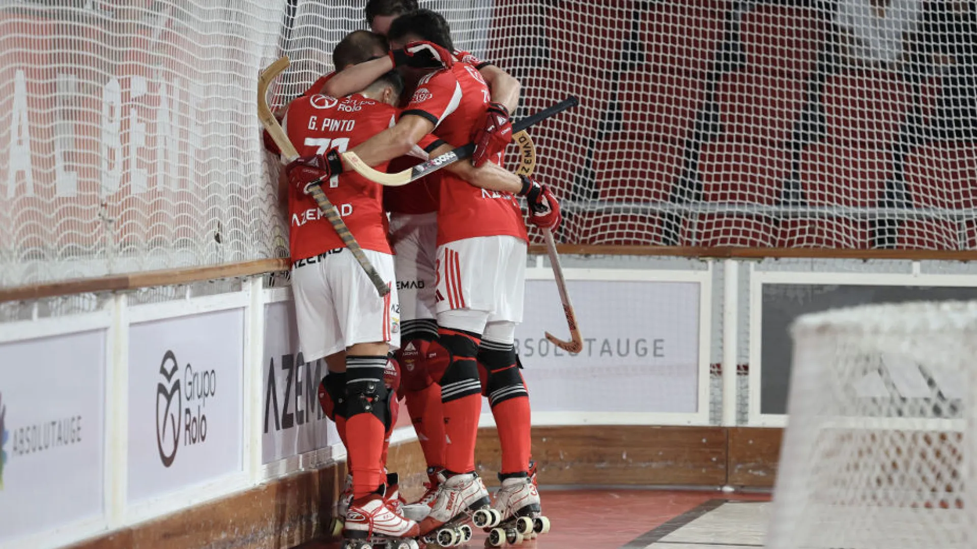 
                    Benfica continua imparável no trono. Sporting vence na ida a Tomar
                