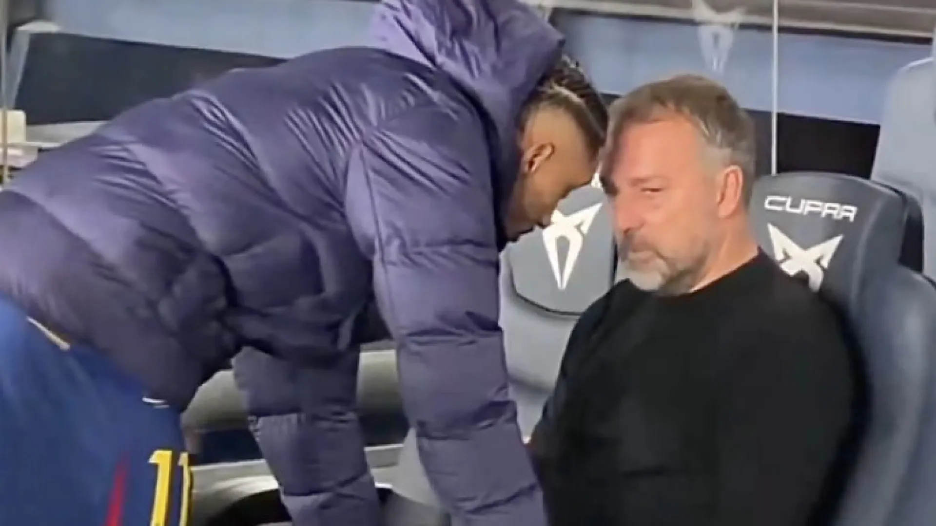 
                    Flick e Raphinha: As imagens que despertaram os alarmes em Barcelona
                