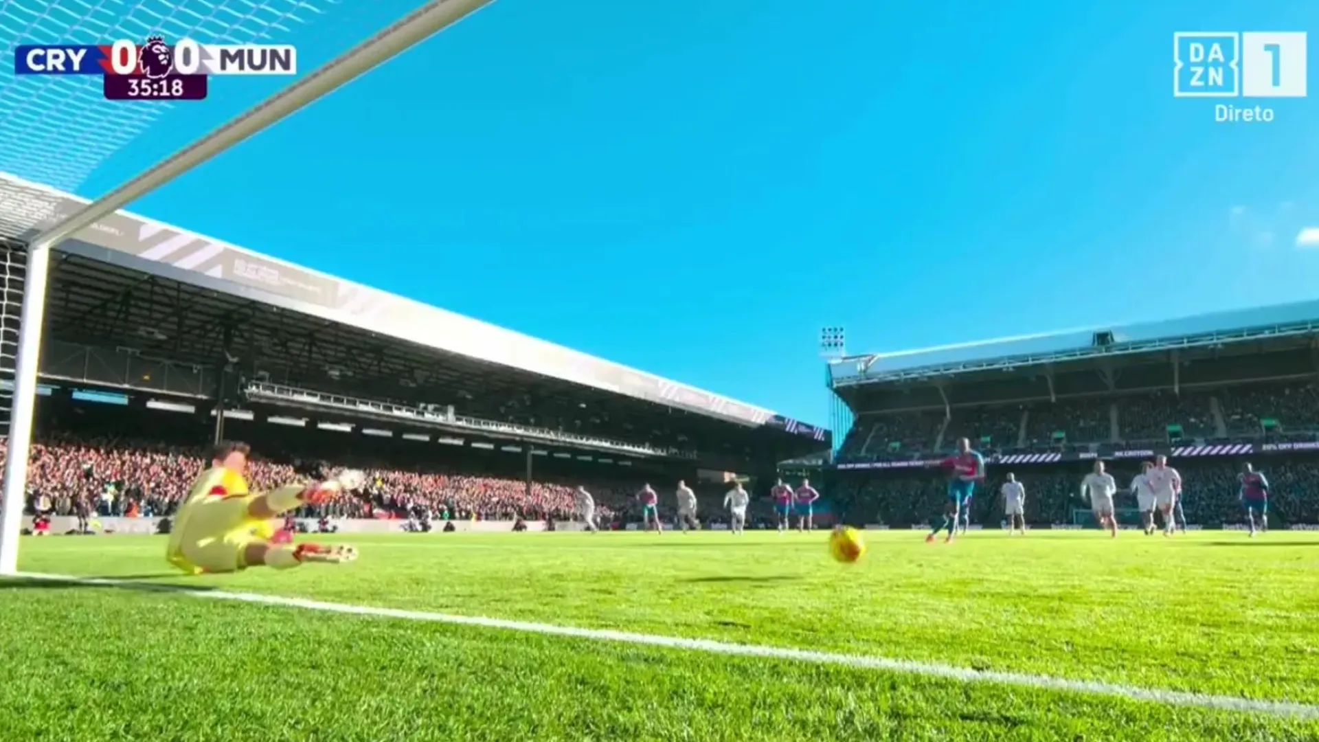 
                    Amorim sofreu duas vezes. Penálti contra o United teve de ser repetido 
                