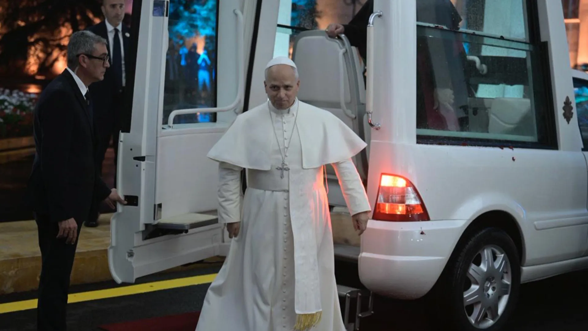 
                    Papa defende criação de dois Estados, 