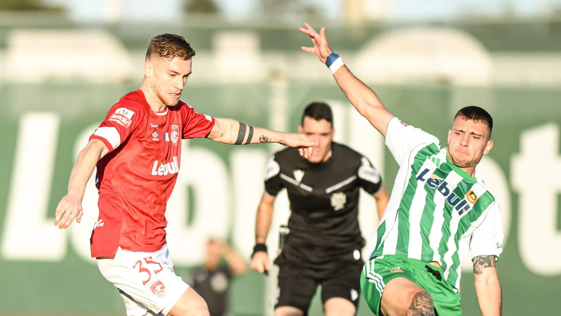 
                    Clayton a falhar e a marcar no empate entre Rio Ave e Santa Clara
                