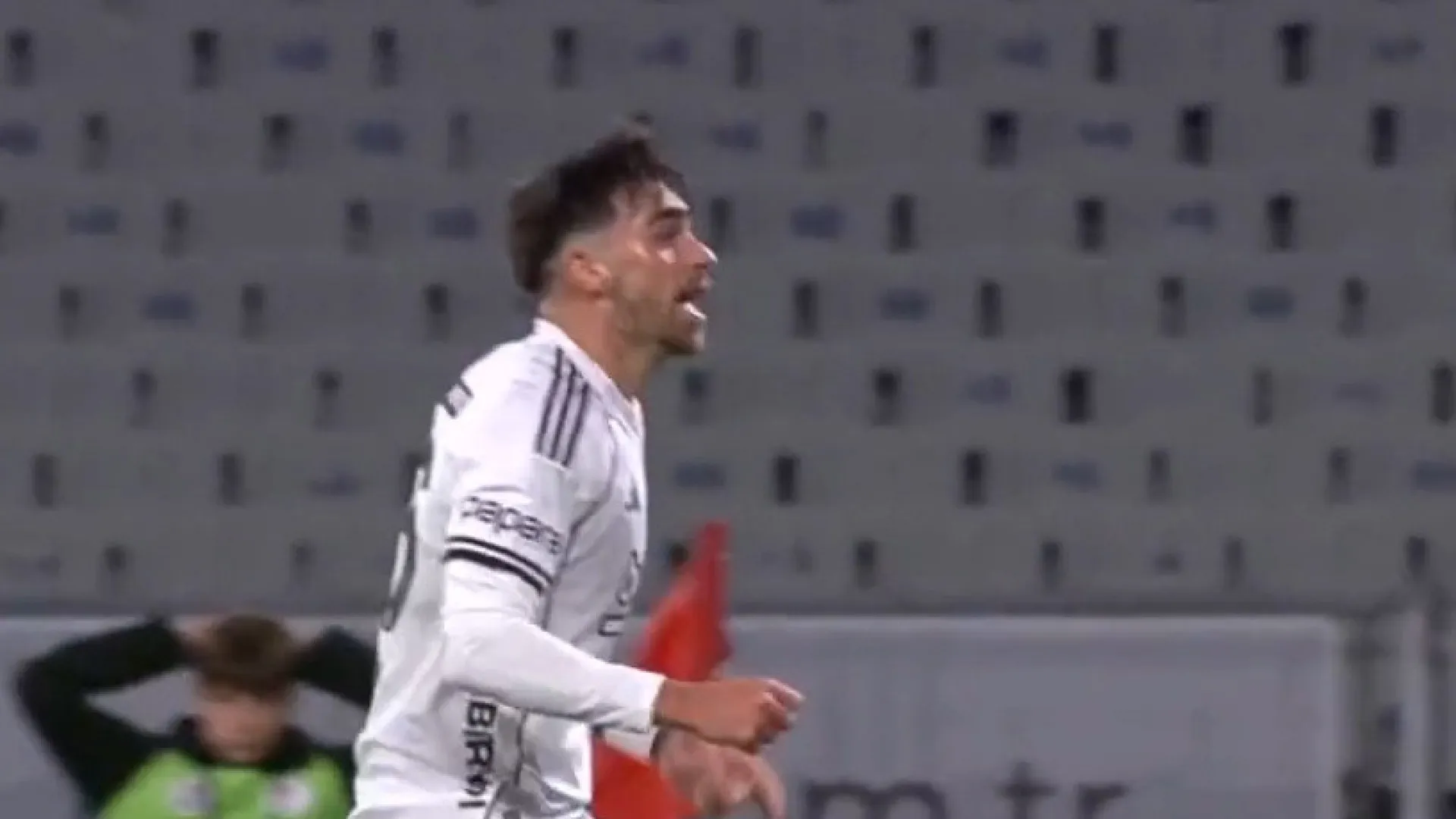 
                    Não há Rafa, há outro português. Jota Silva ajudou Besiktas com este golo
                