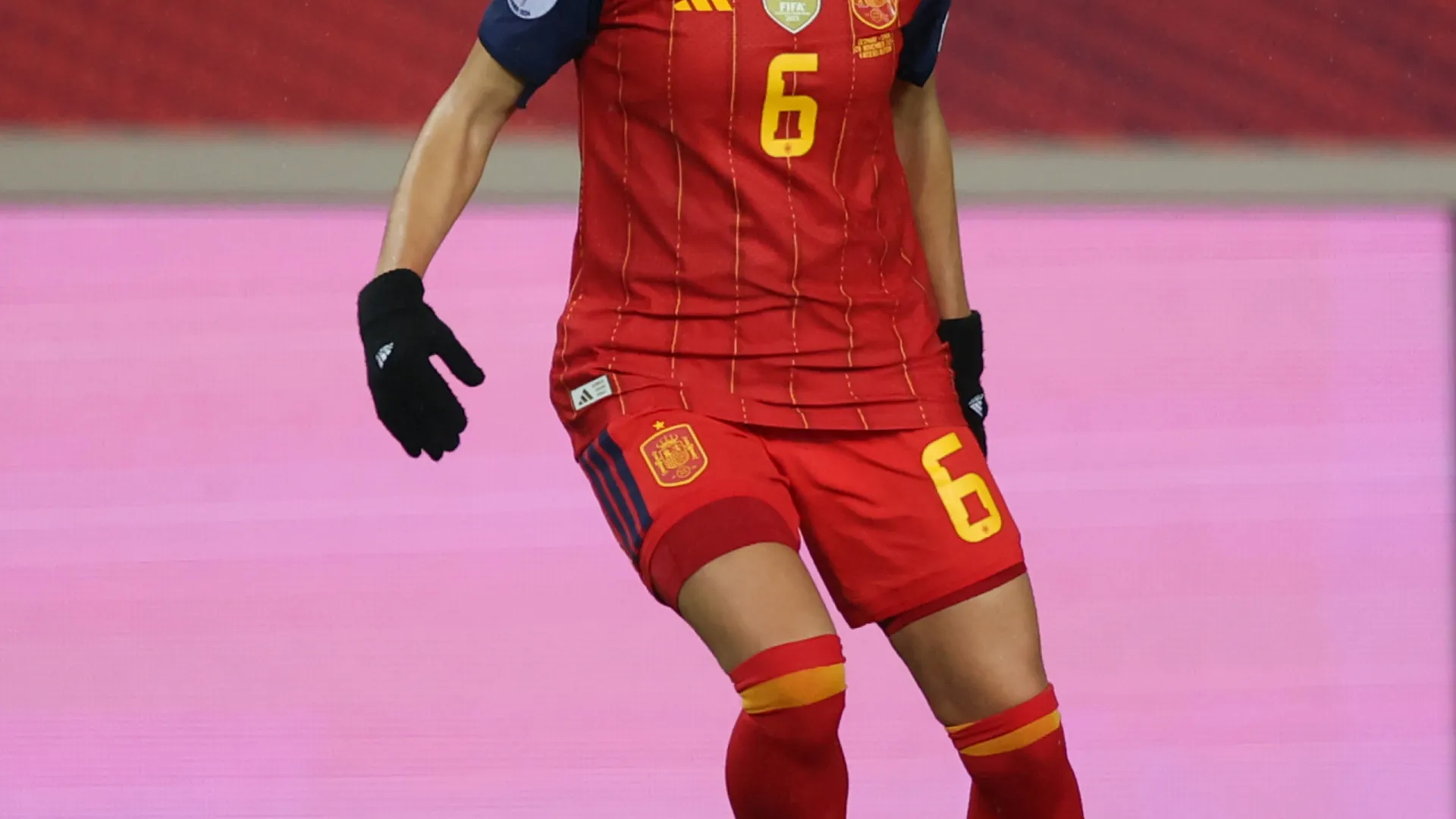 
                    Bonmati sofre lesão grave e irá desfalcar o Barcelona durante meses
                