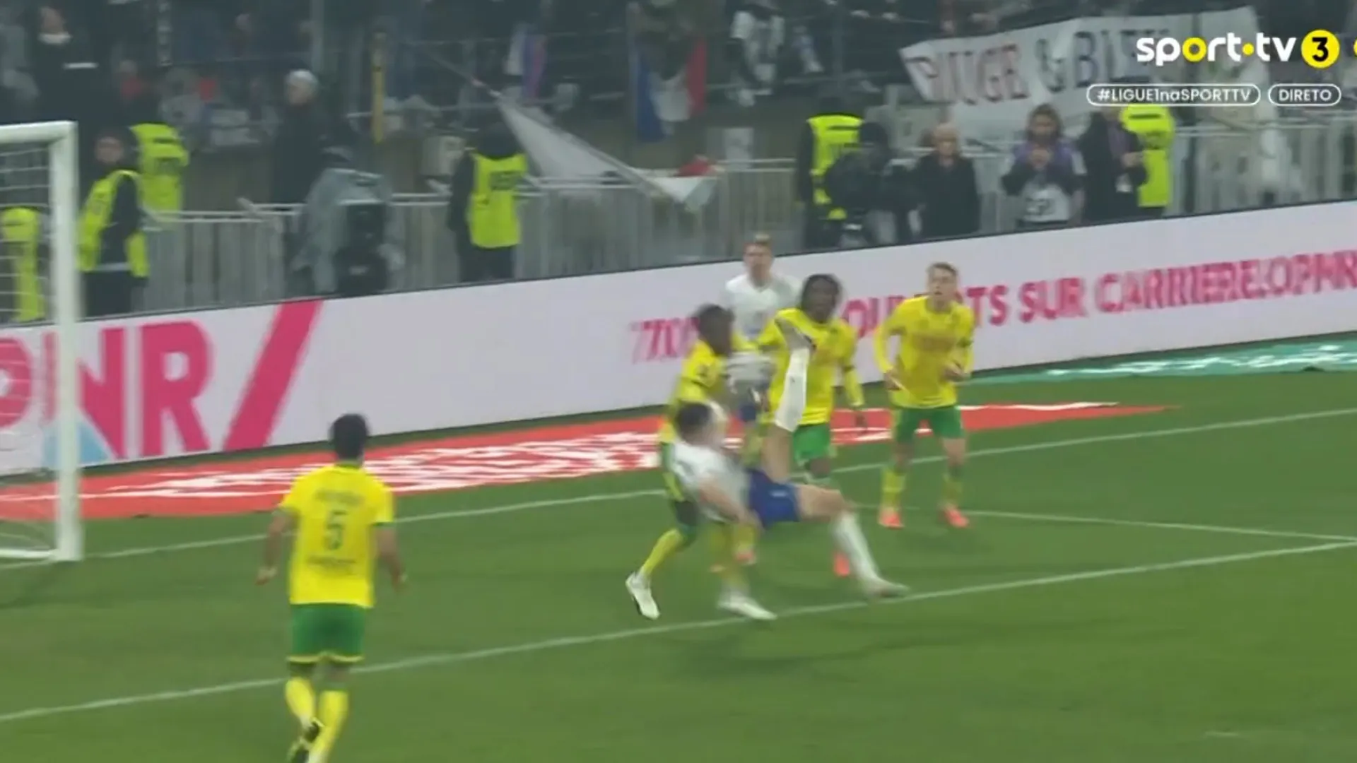 
                    Golos valem bilhetes. Satriano puxa da bicicleta e delicia Paulo Fonseca
                