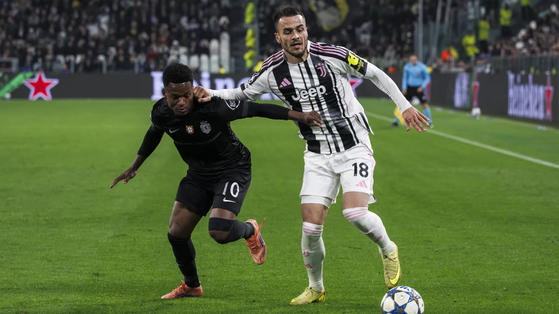 
                    Mourinho pede Filip Kostic ao Benfica já para janeiro
                