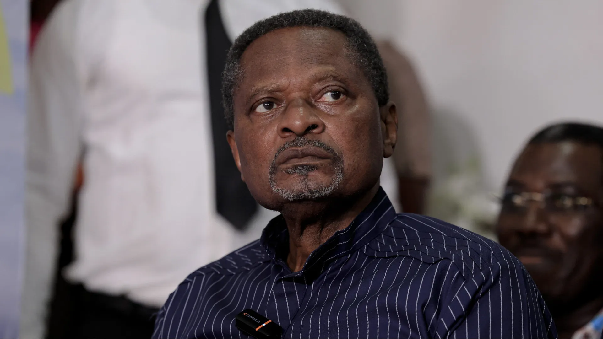 
                    Camarões: Líder da oposição Anicet Ekane morreu hoje na prisão
                