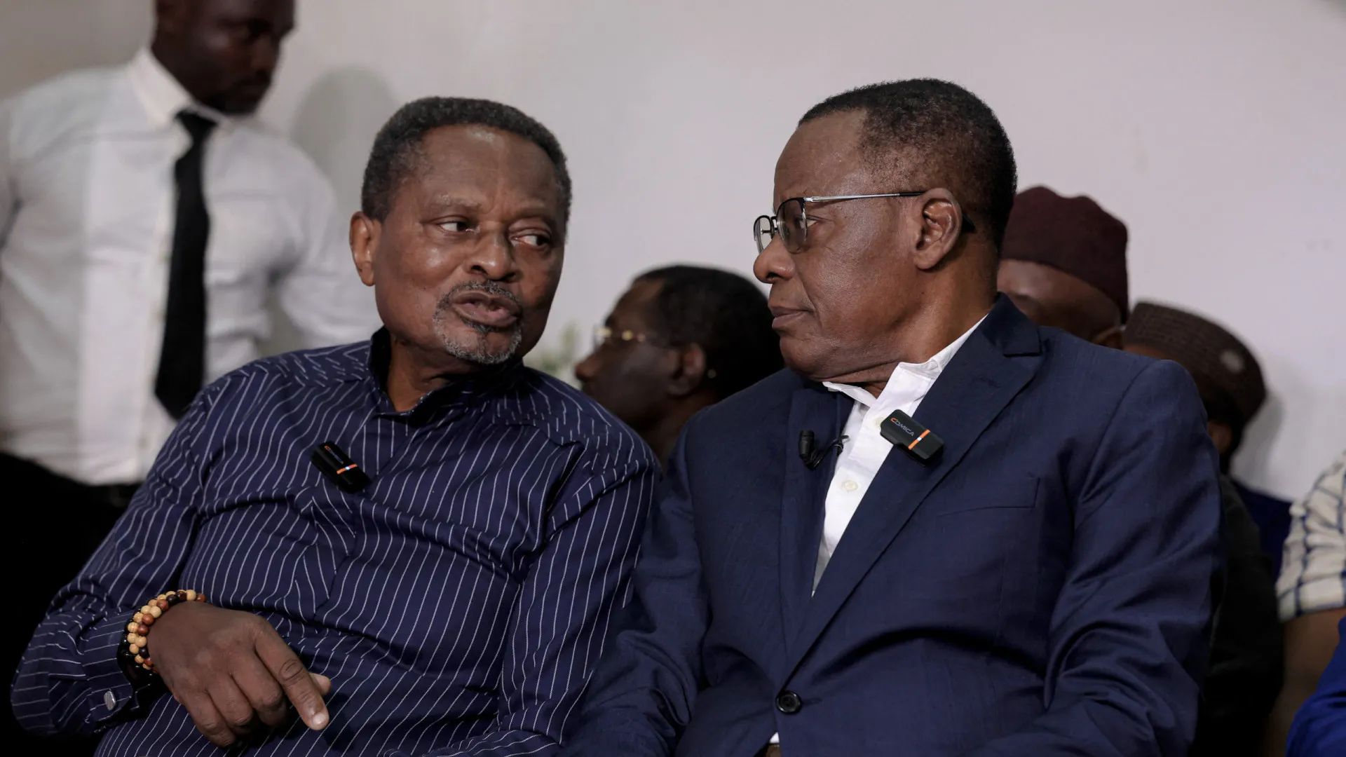 
                    Partido de líder da oposição morto acusa Camarões de crime de Estado
                