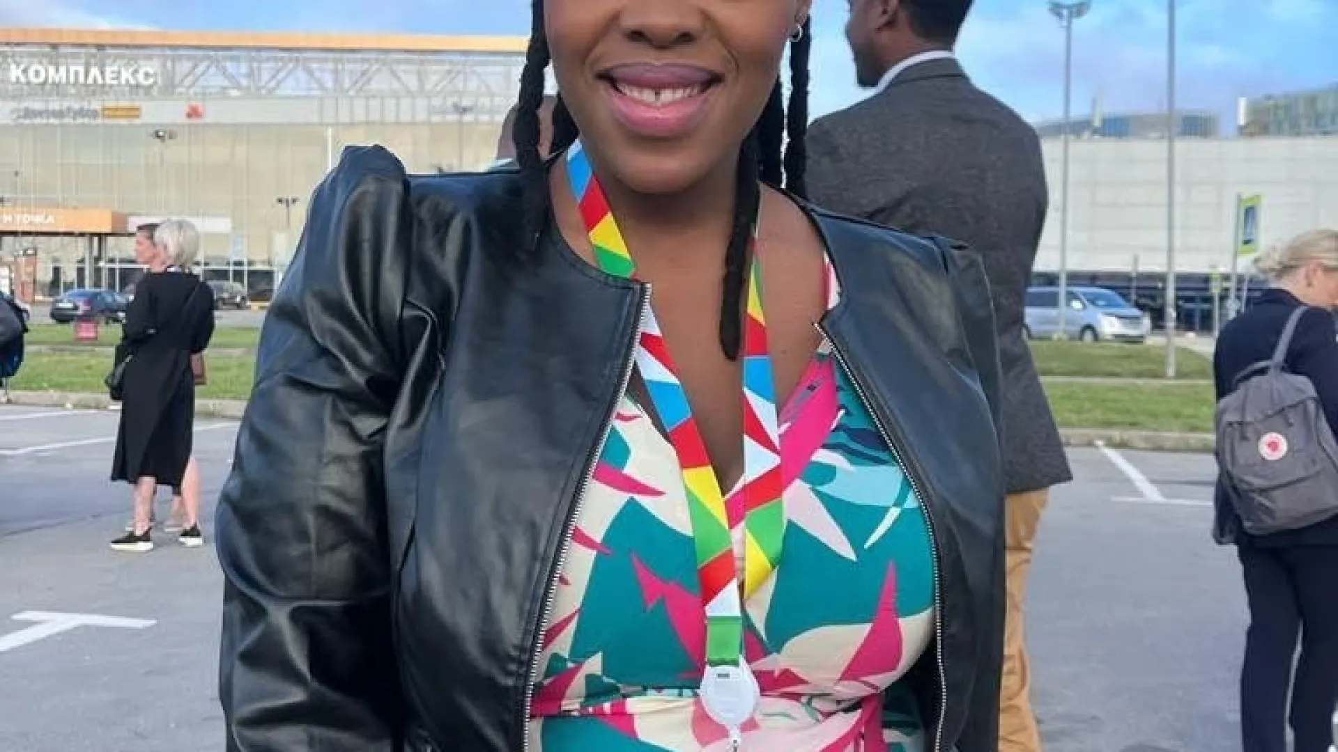 
                    Locutora sul-africana suspeita de recrutar homens pela Rússia. Foi detida
                