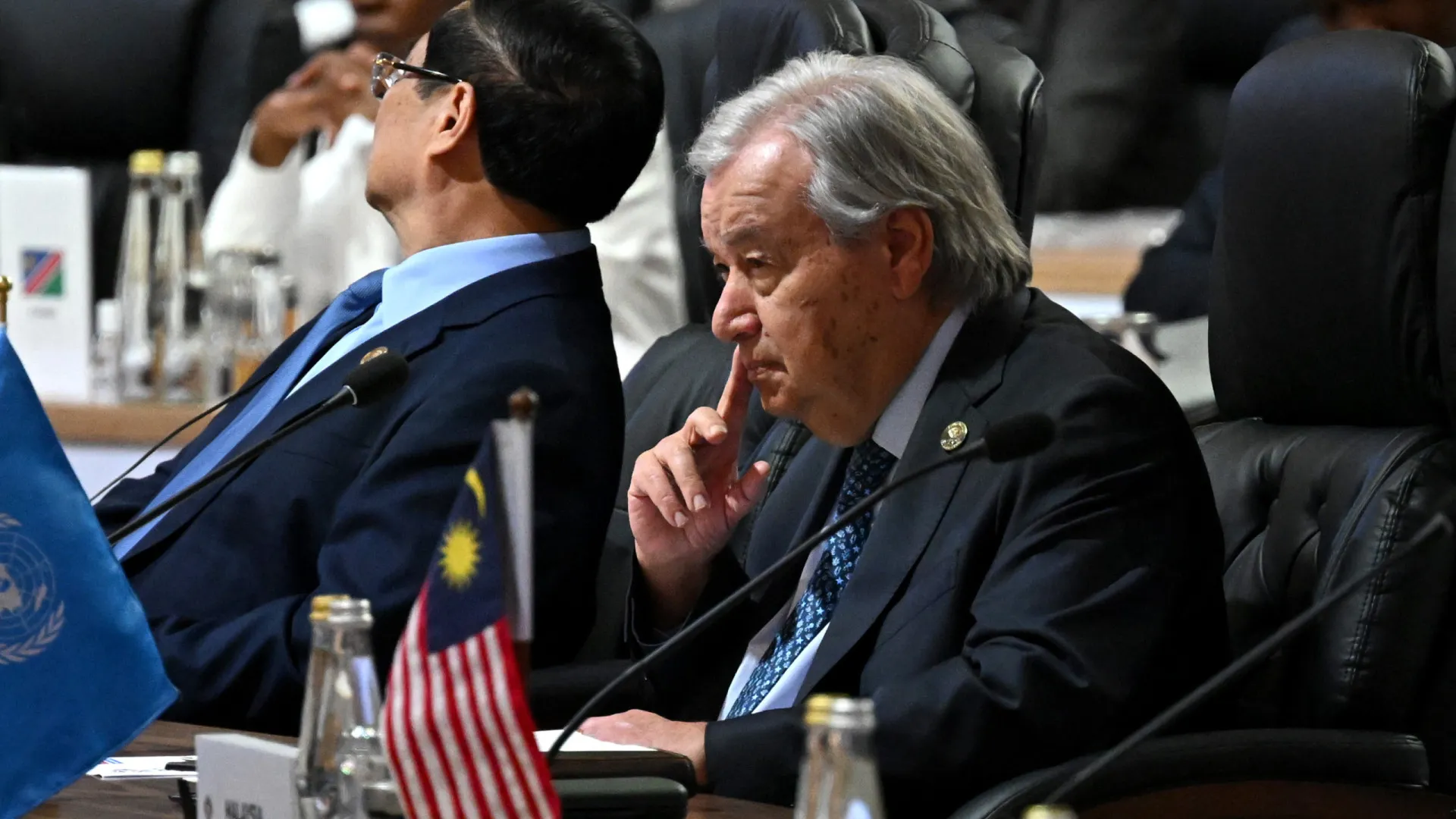 
                    Fim de acordo START de controlo nuclear é 