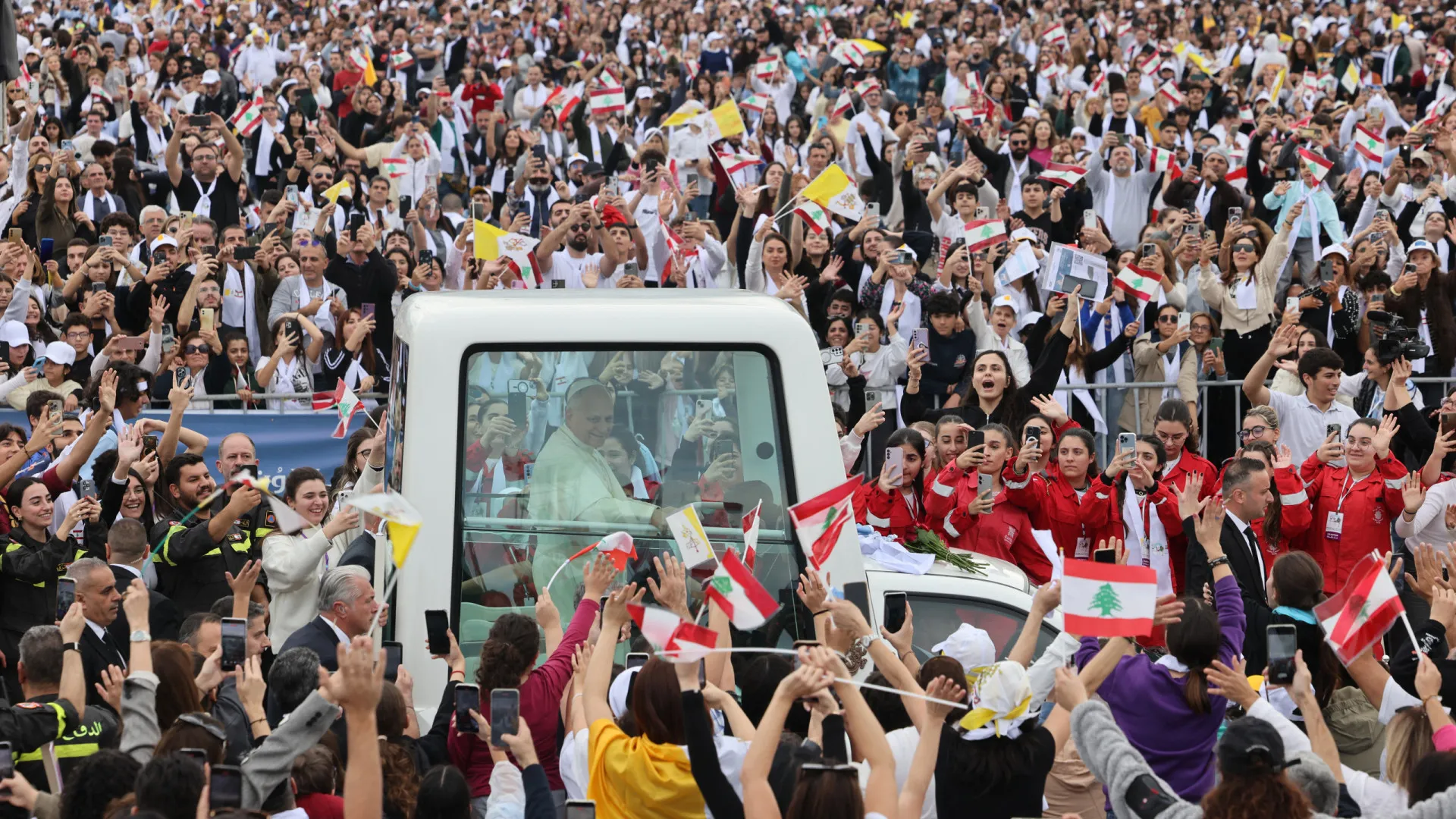 
                    Papa Leão XIV pede novas abordagens para poder prevalecer a paz
                